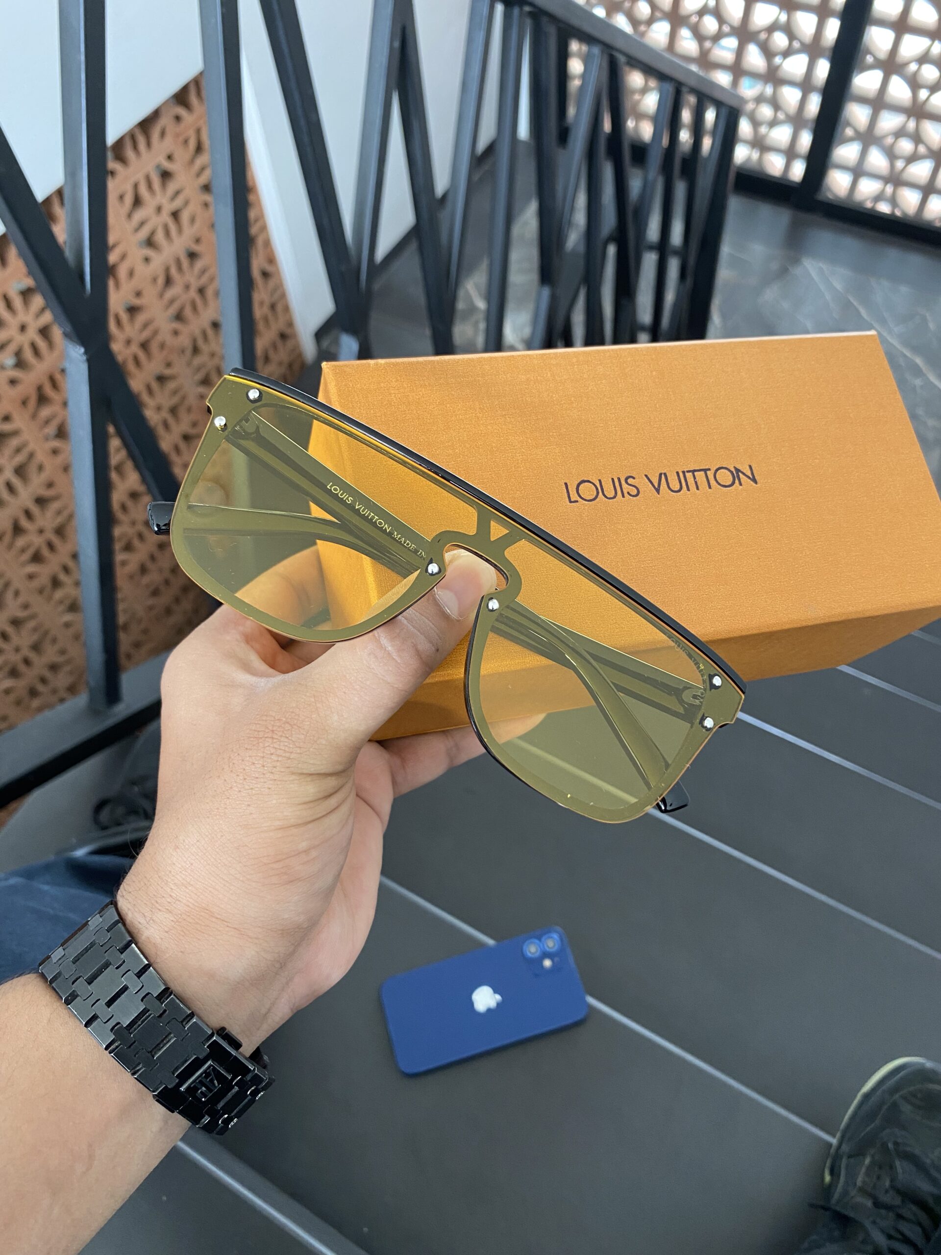 Louis_Vuitton_1822_Black_Sun - Image 4