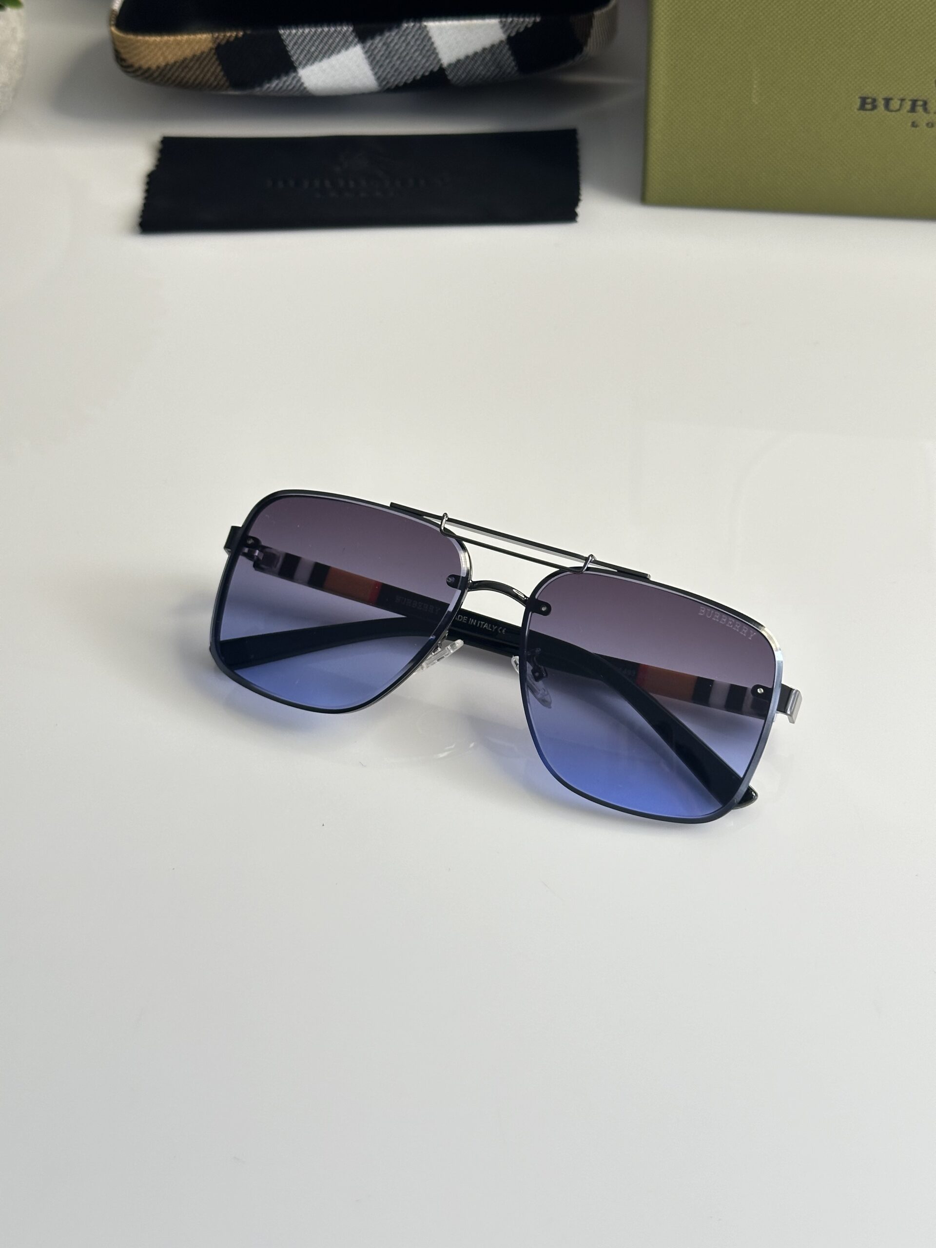 Burberry_493_Black_Blue - Image 3