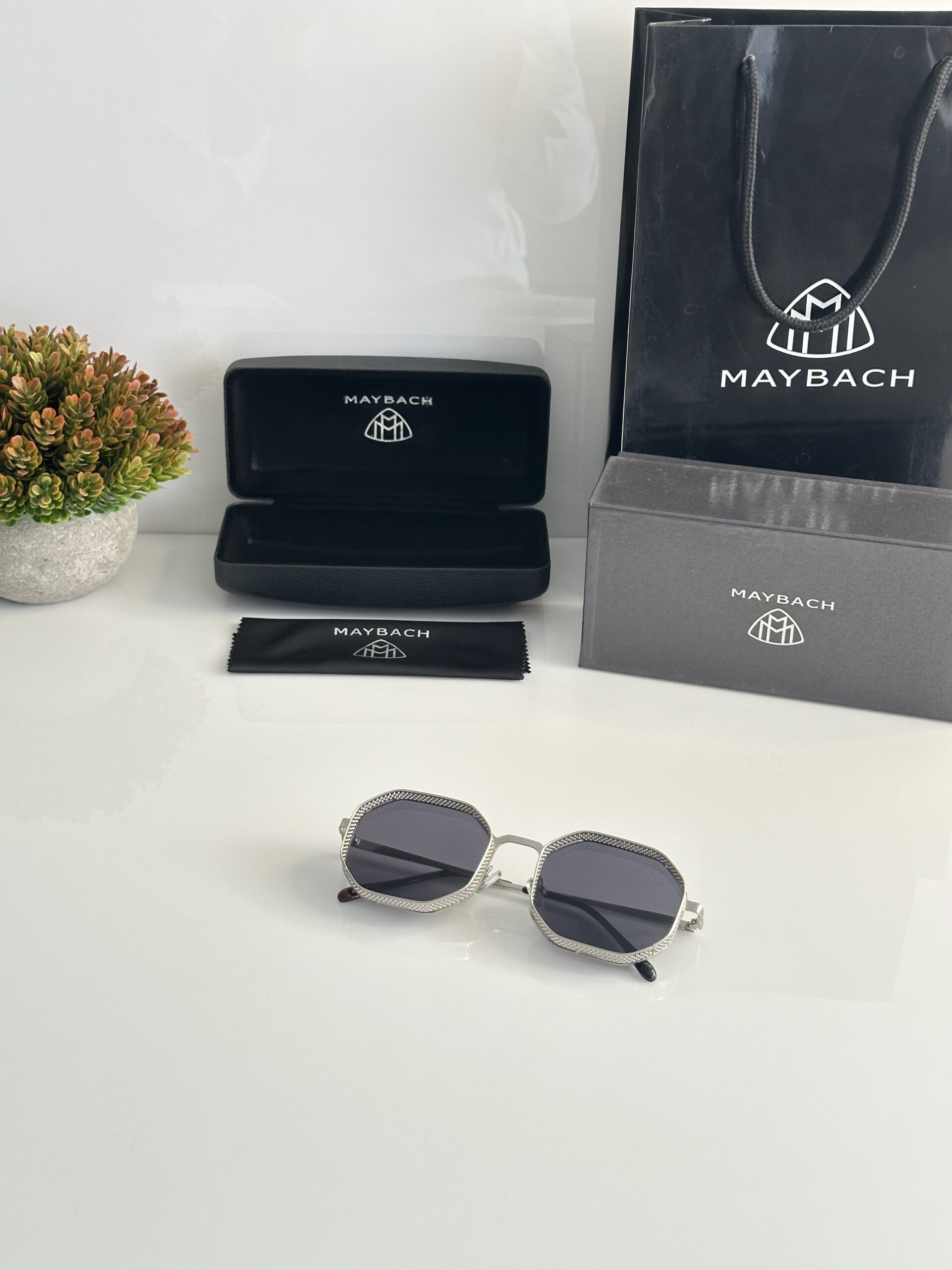 Maybach 2189 Silver Black - Image 4