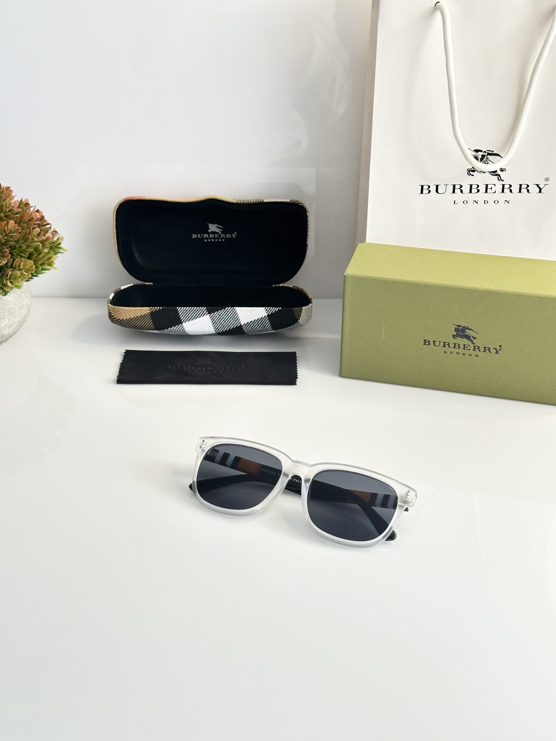 Burberry_4806_Ice_Black - Image 4
