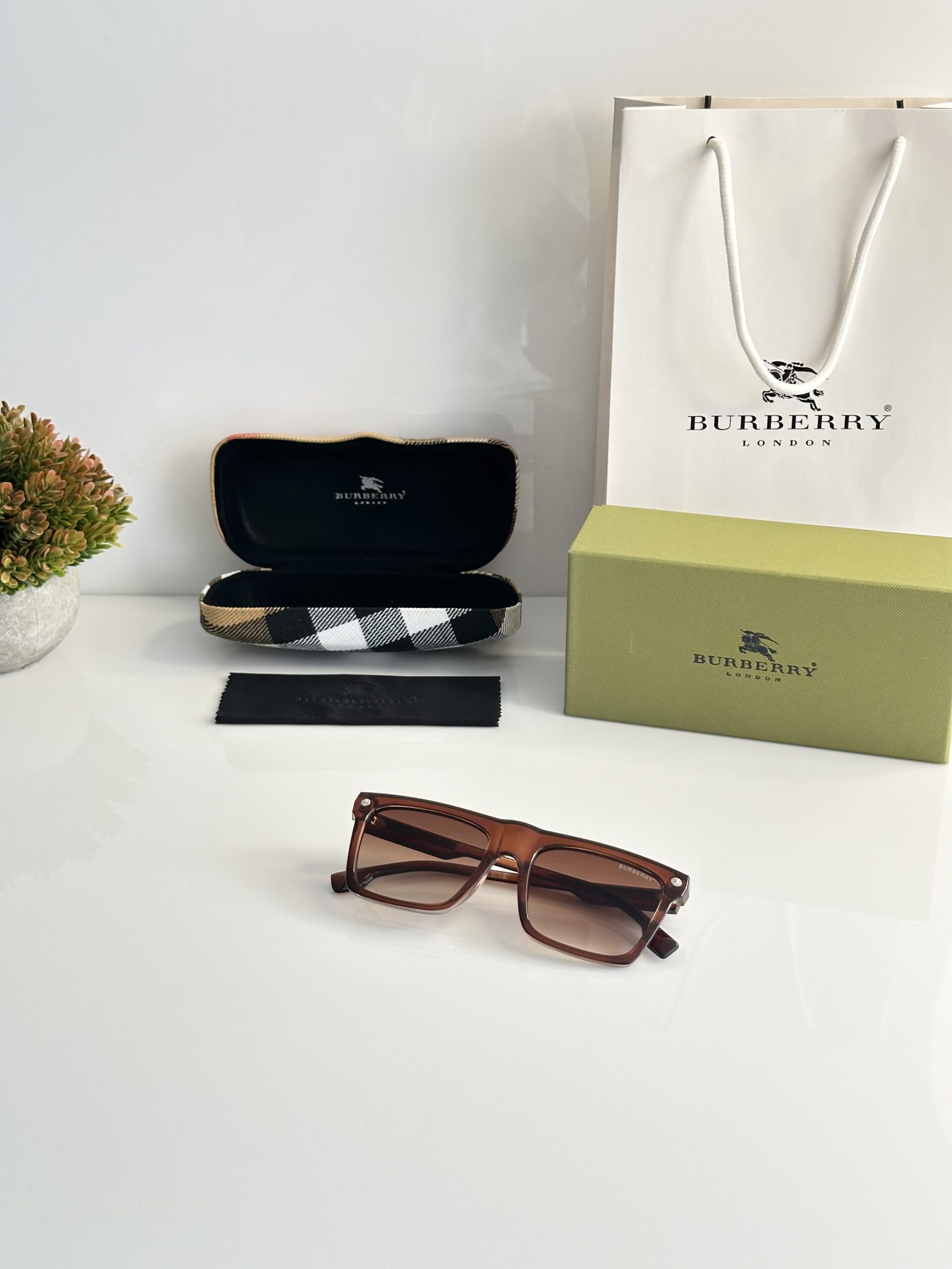Burberry_8769_Brown - Image 4