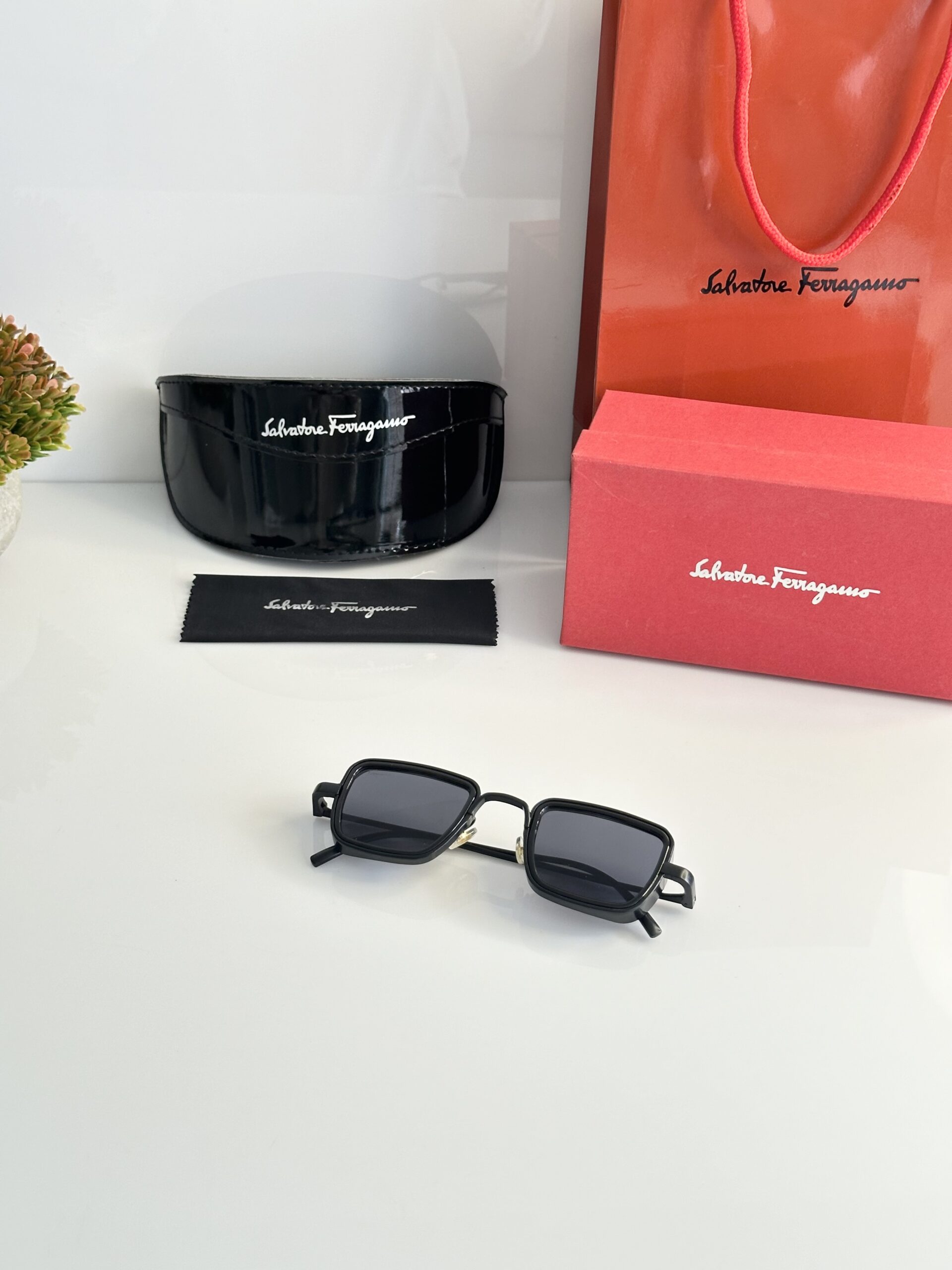 Salvatore_Ferragamo_3919_Black - Image 4