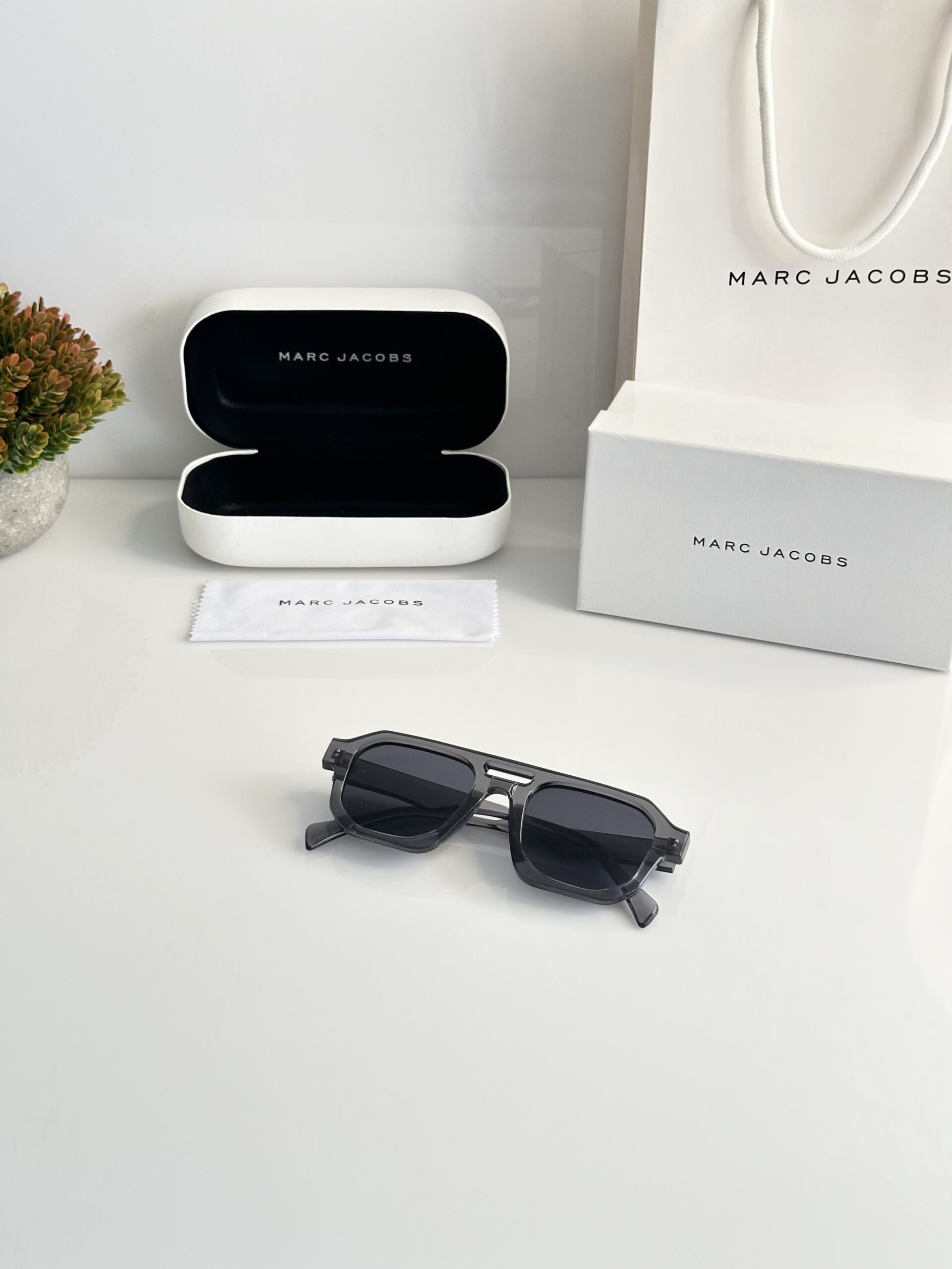 Marc Jacobs 3753 Grey - Image 4