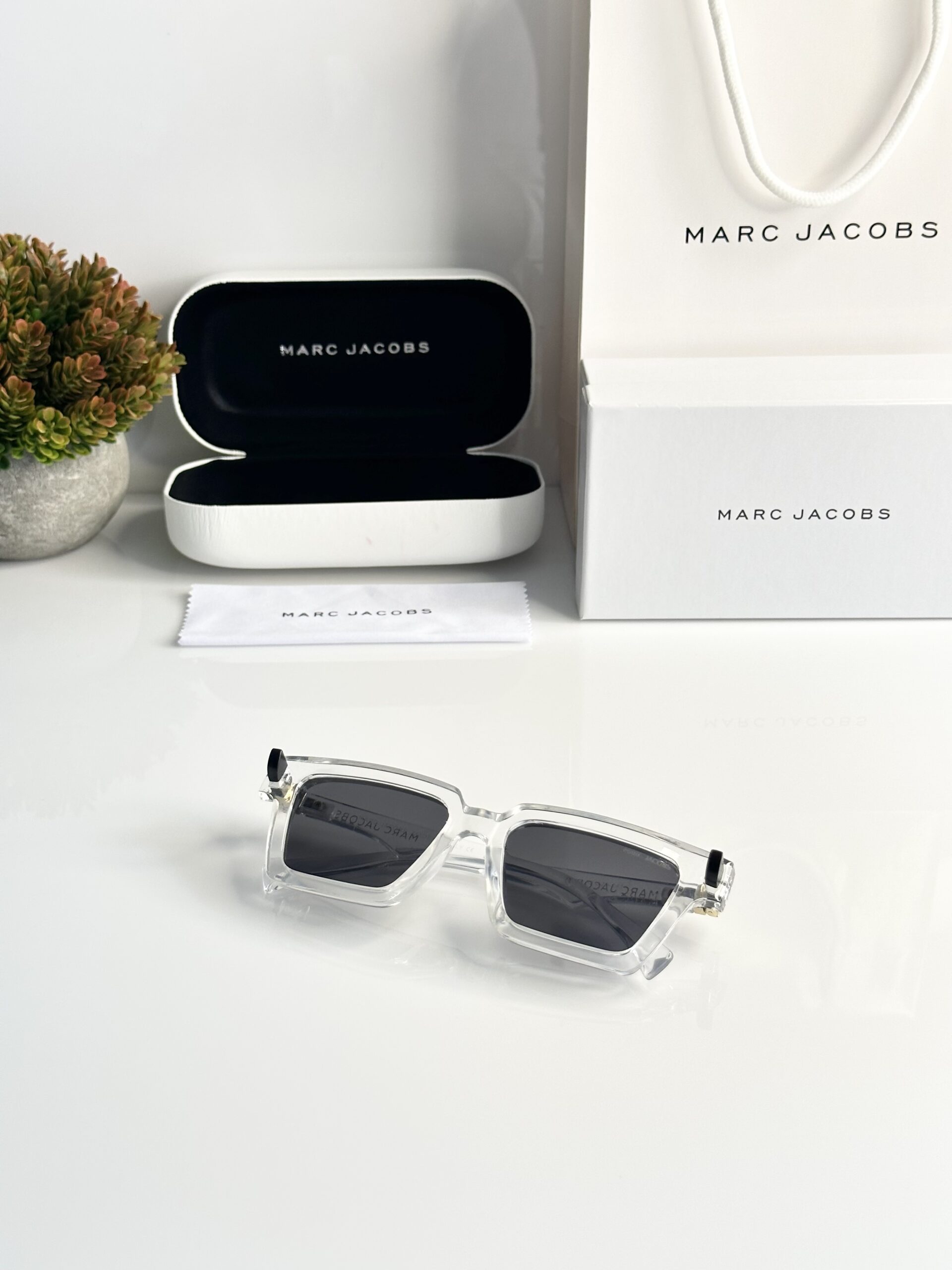 Marc Jacobs 8777 Water Black - Image 3