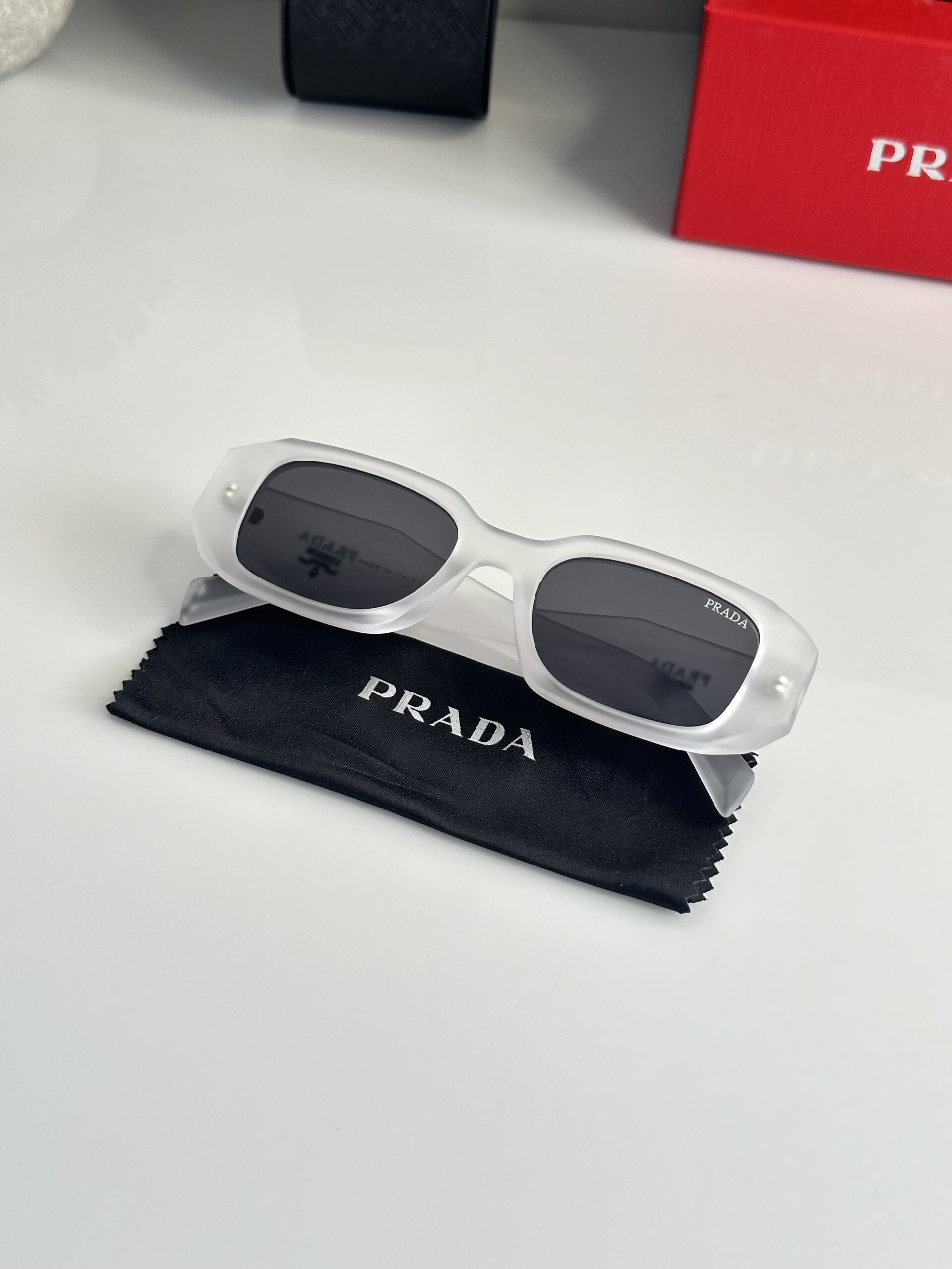 Prada_8679_Ice_Black - Image 3