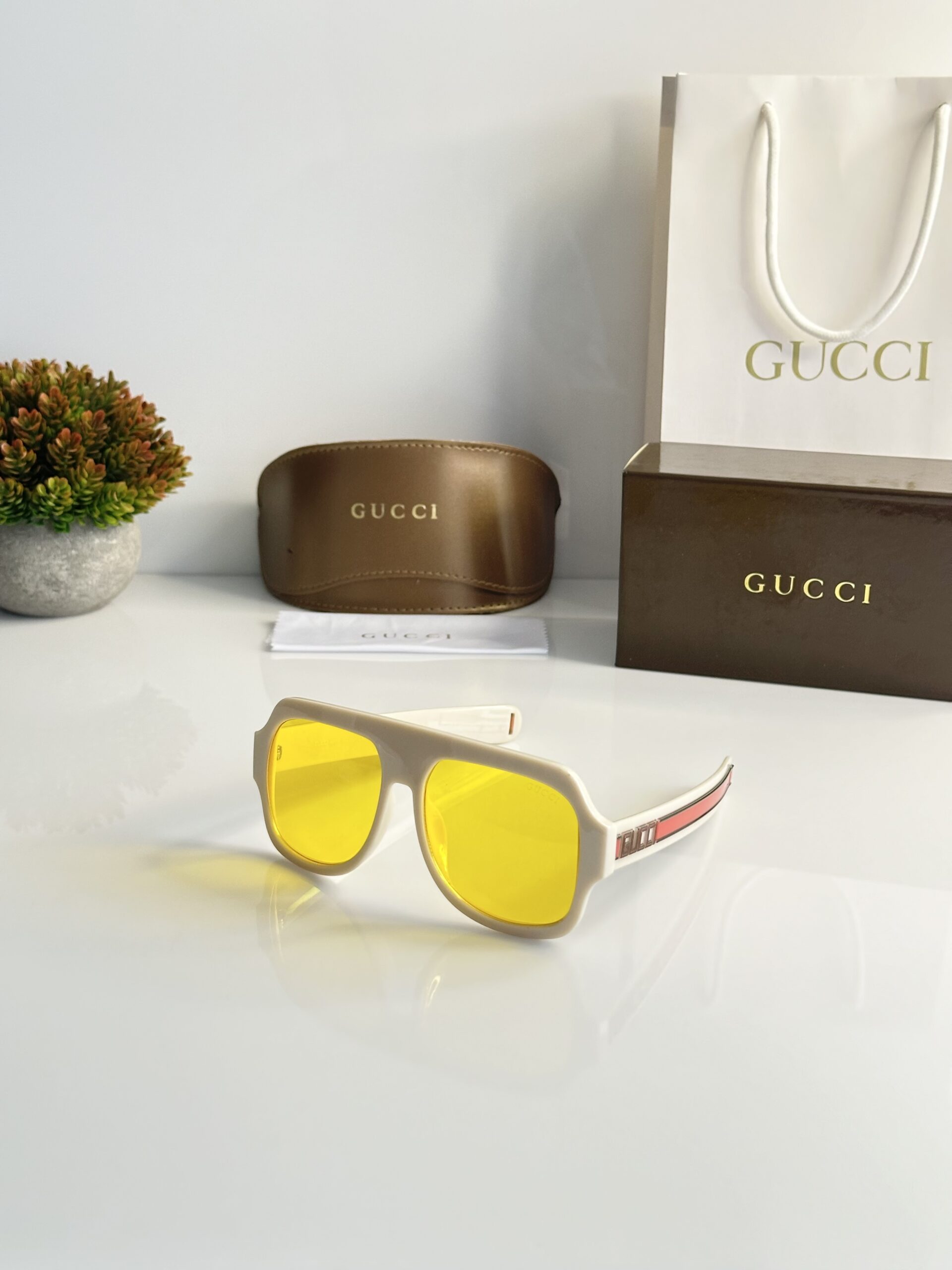 Gucci_0255_Cream_Yellow