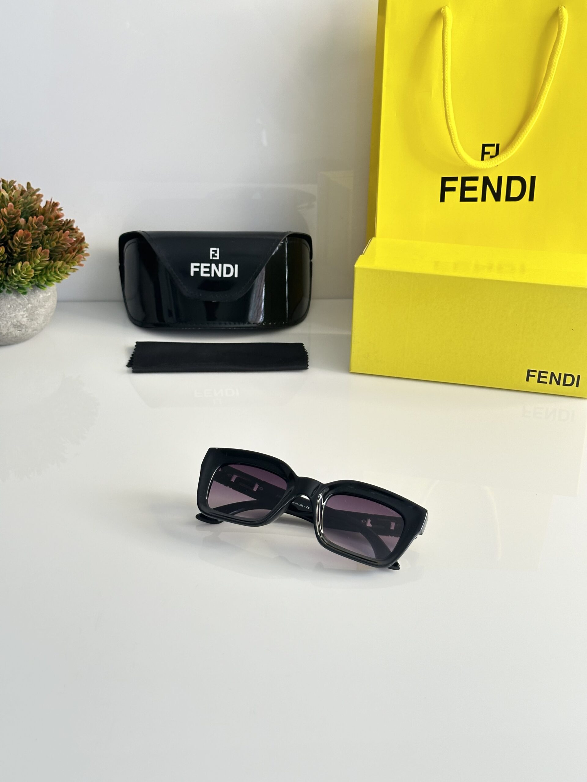 Fendi_2213_Black - Image 4