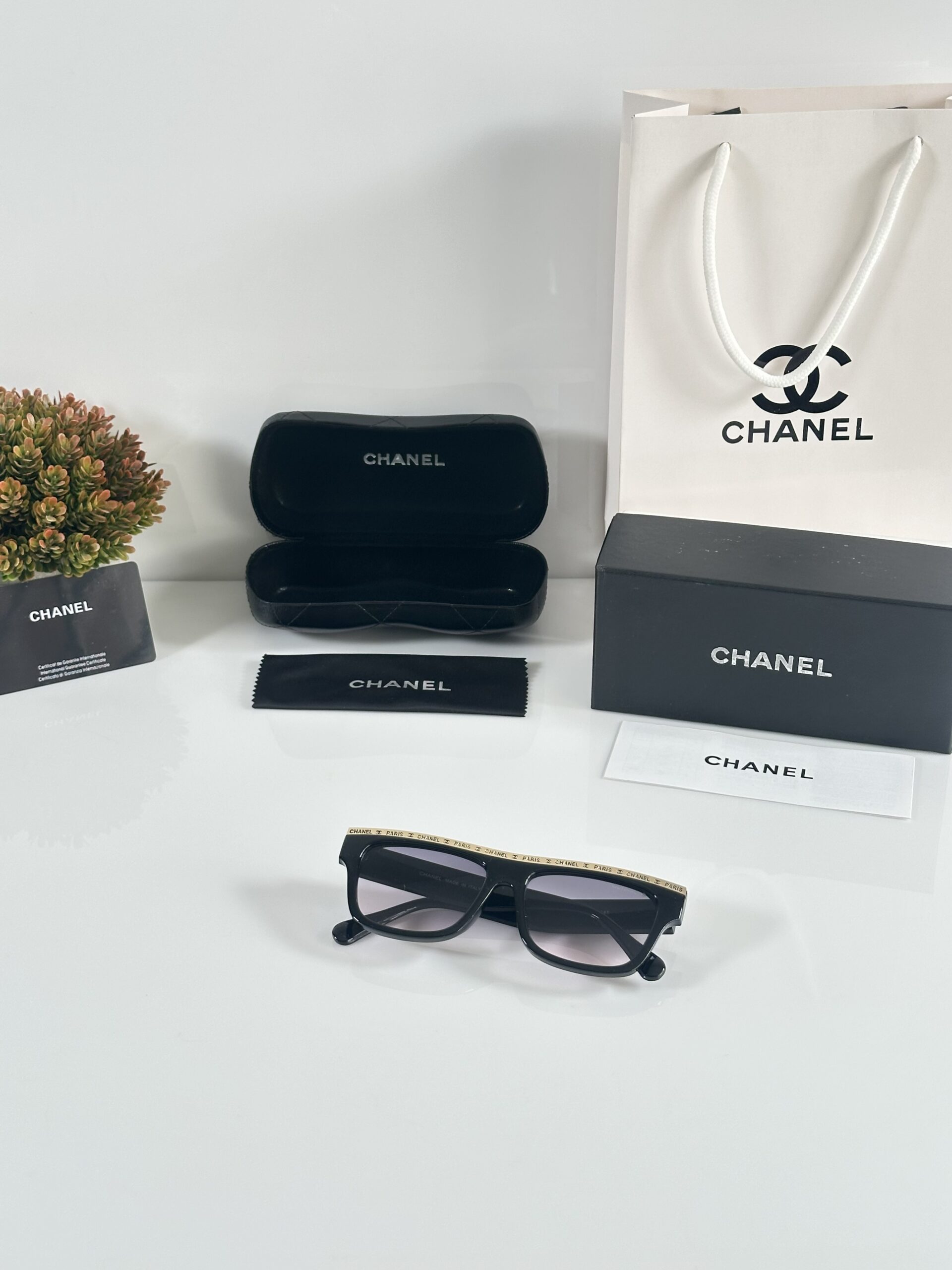 Chanel_WMNS_8318_Black_Pink_DC - Image 4