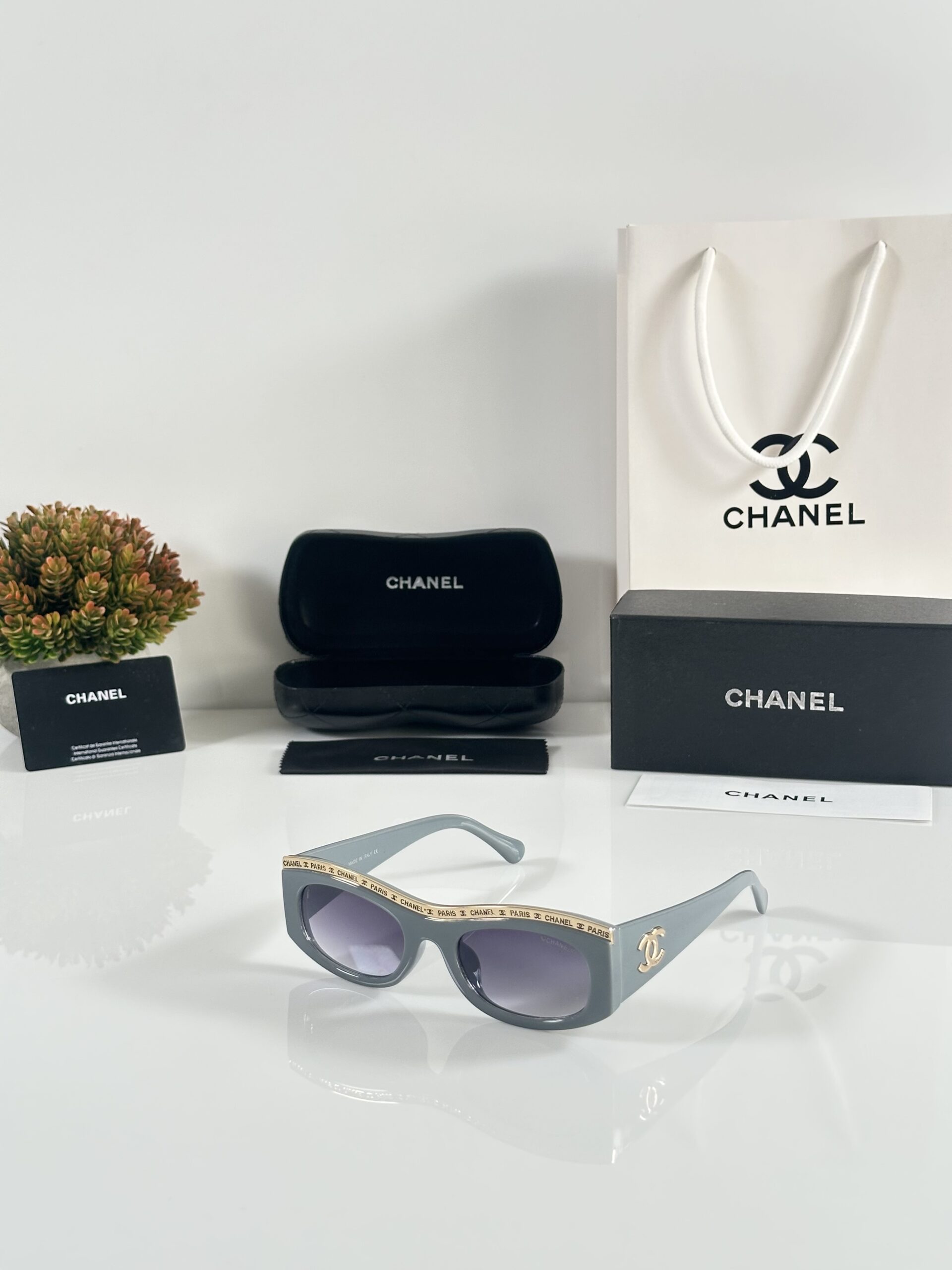 Chanel_WMNS_8316_Grey