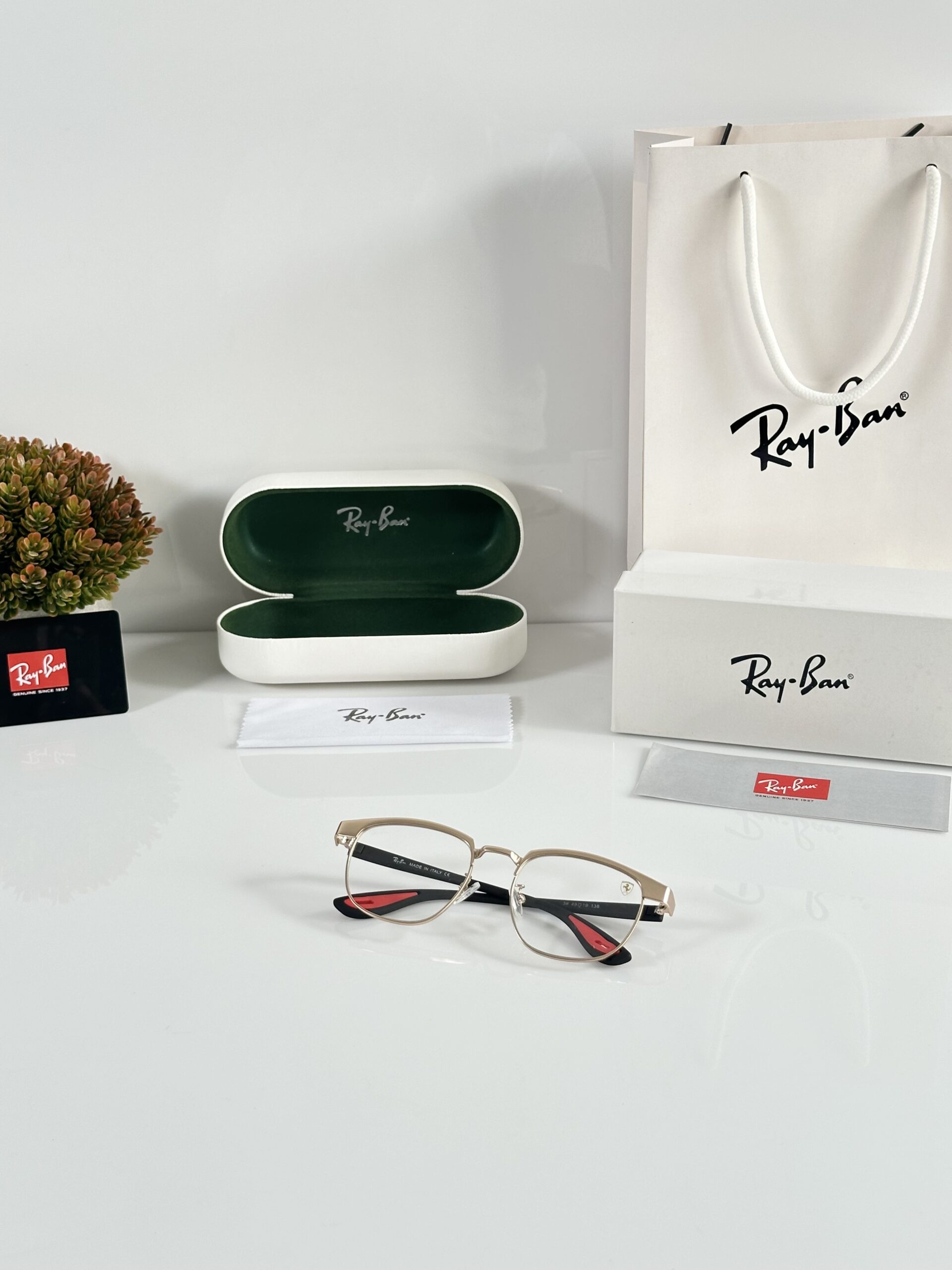 Rayban 03 Gold Frame - Image 4