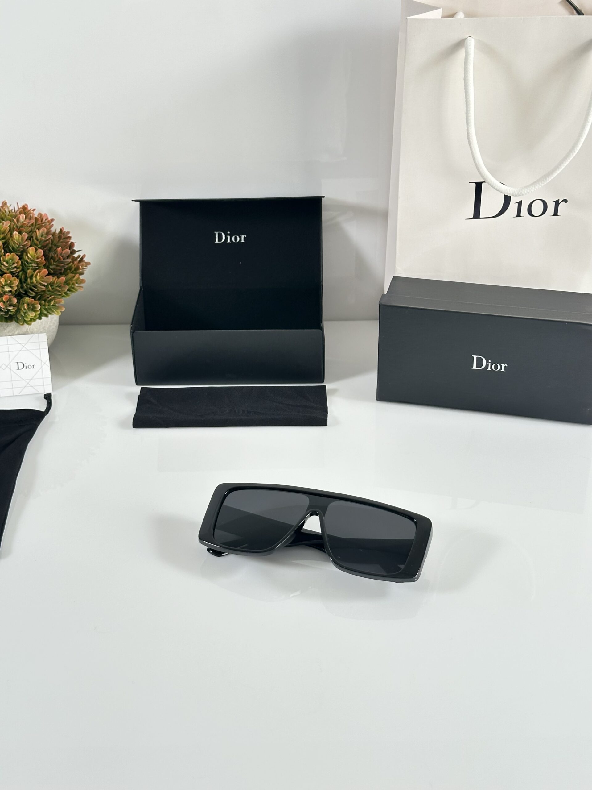 Dior_WMNS_1062_Black - Image 4