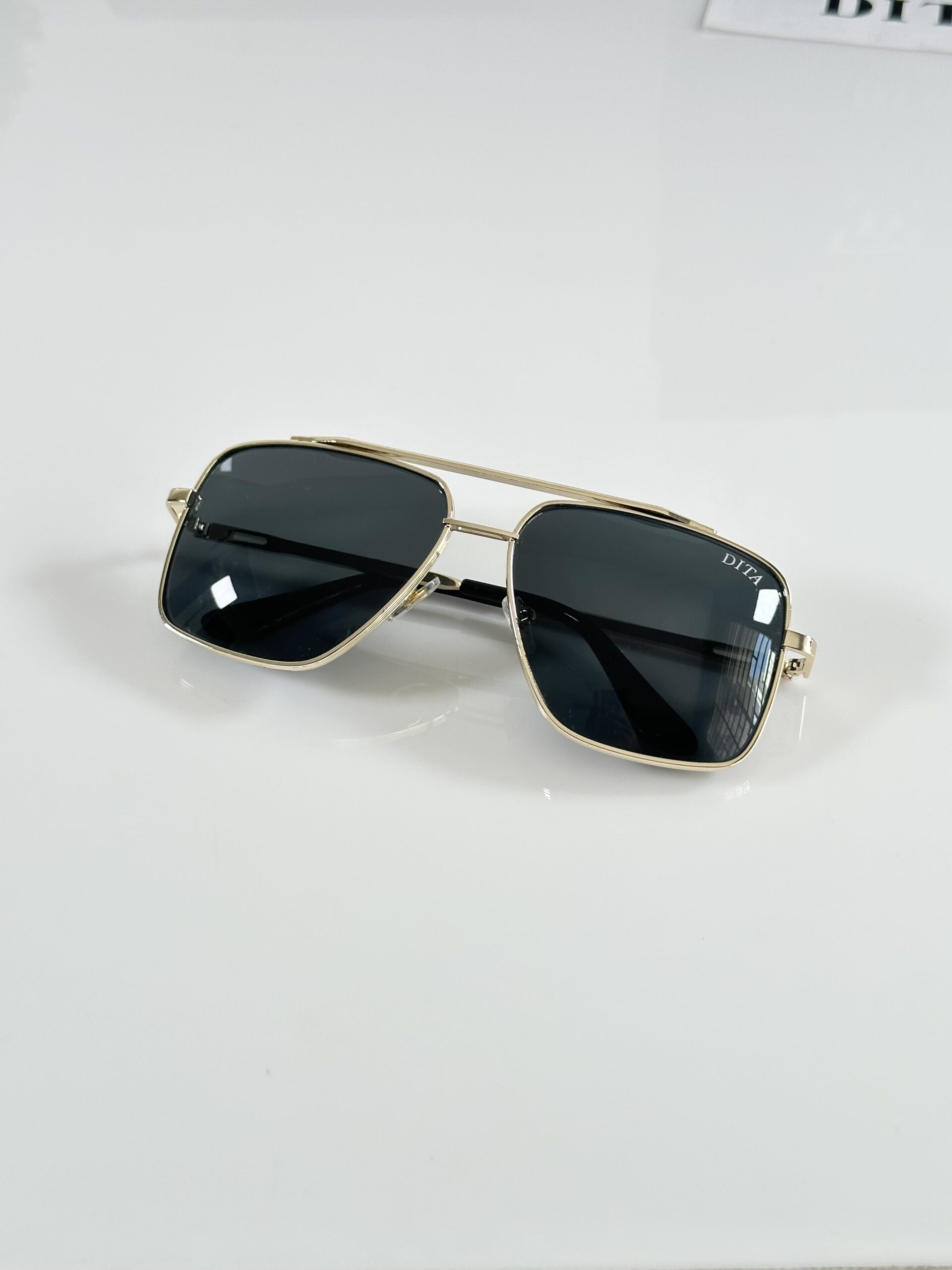 Dita 001 Gold Black - Image 3