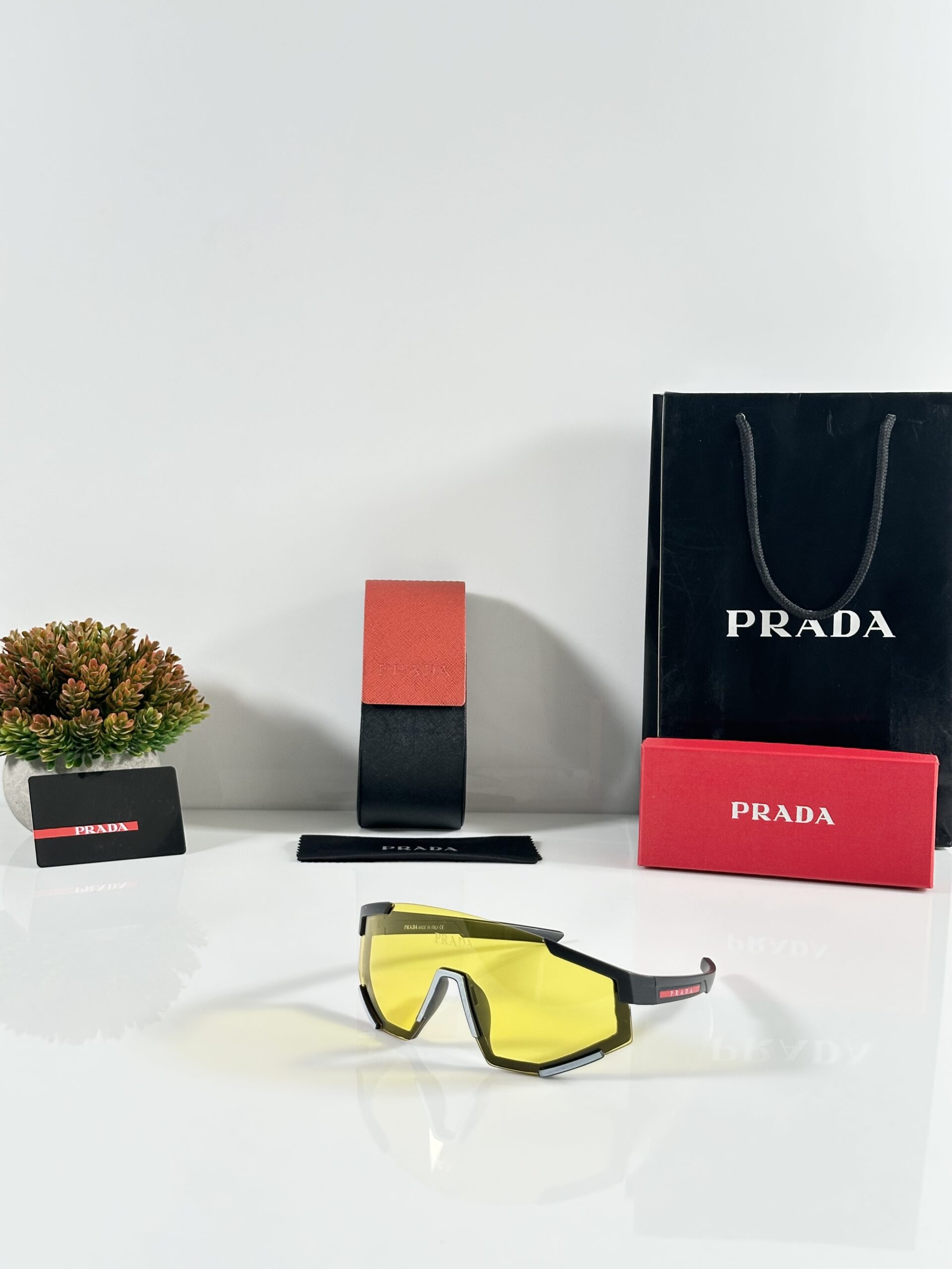 Prada_3053_Black_Yellow