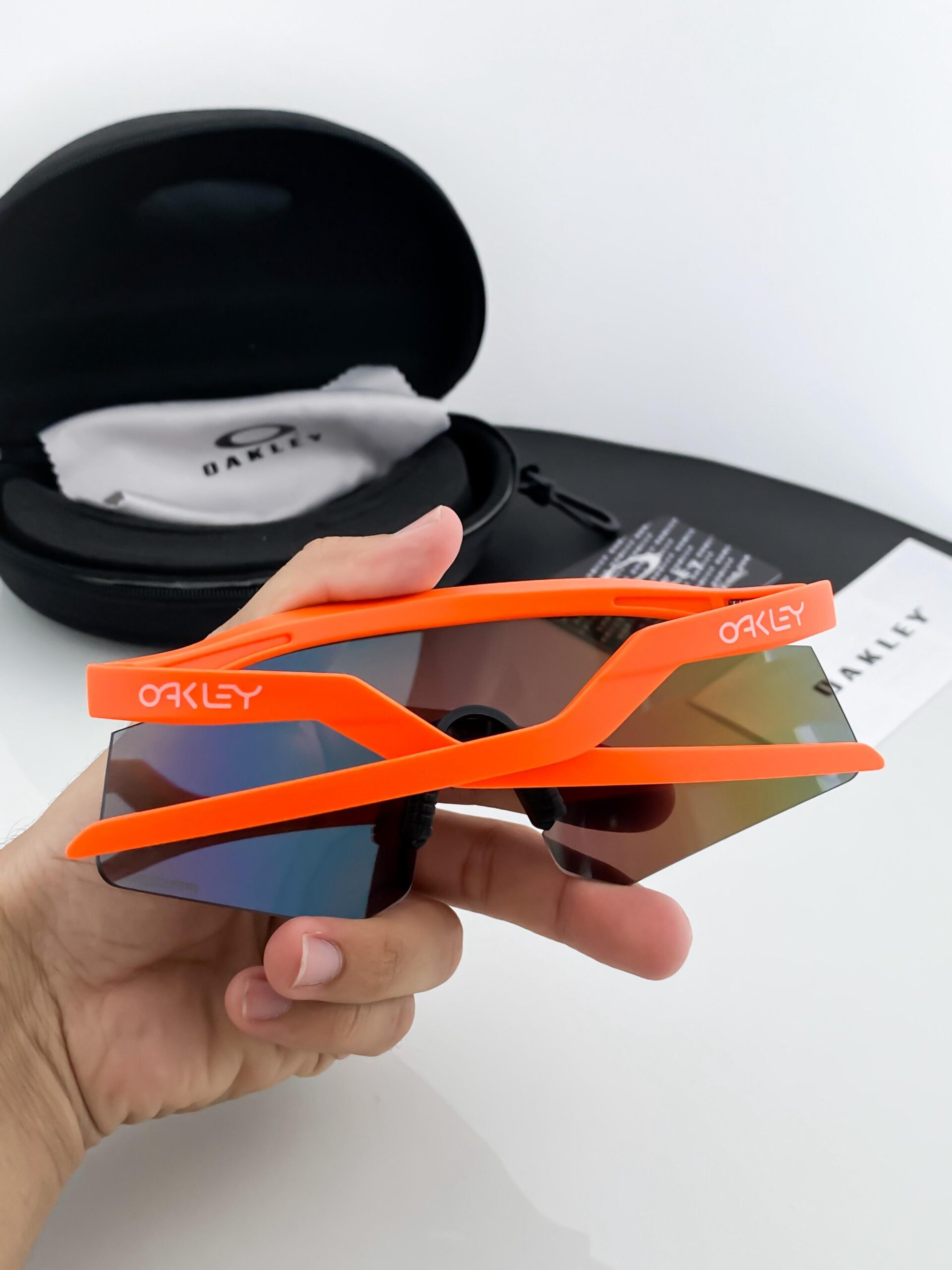 Oakley_orange_blue_9229 - Image 4