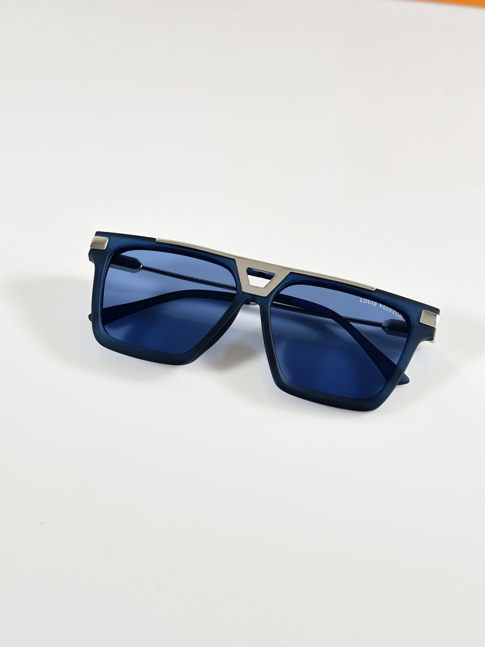 Louis_Vuitton_1230_Silver_Blue - Image 3