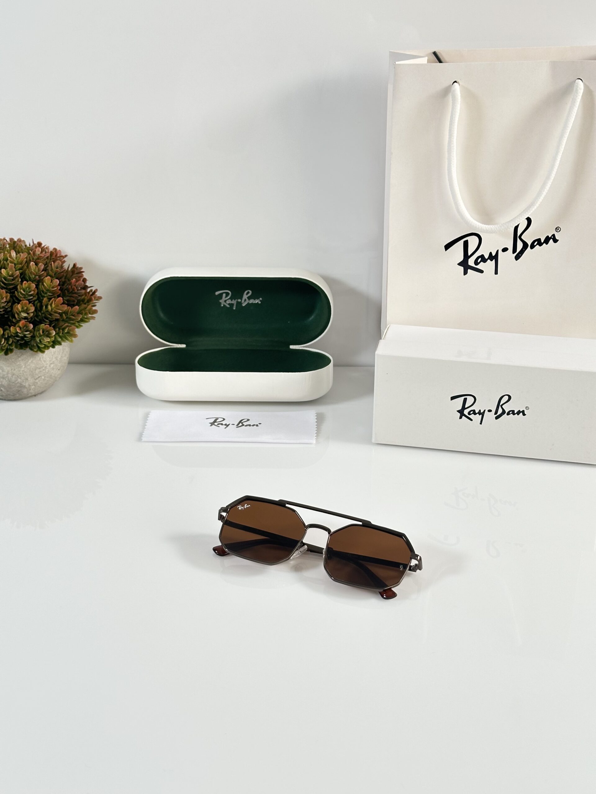 Rayban Reverse 5404 Brown - Image 4