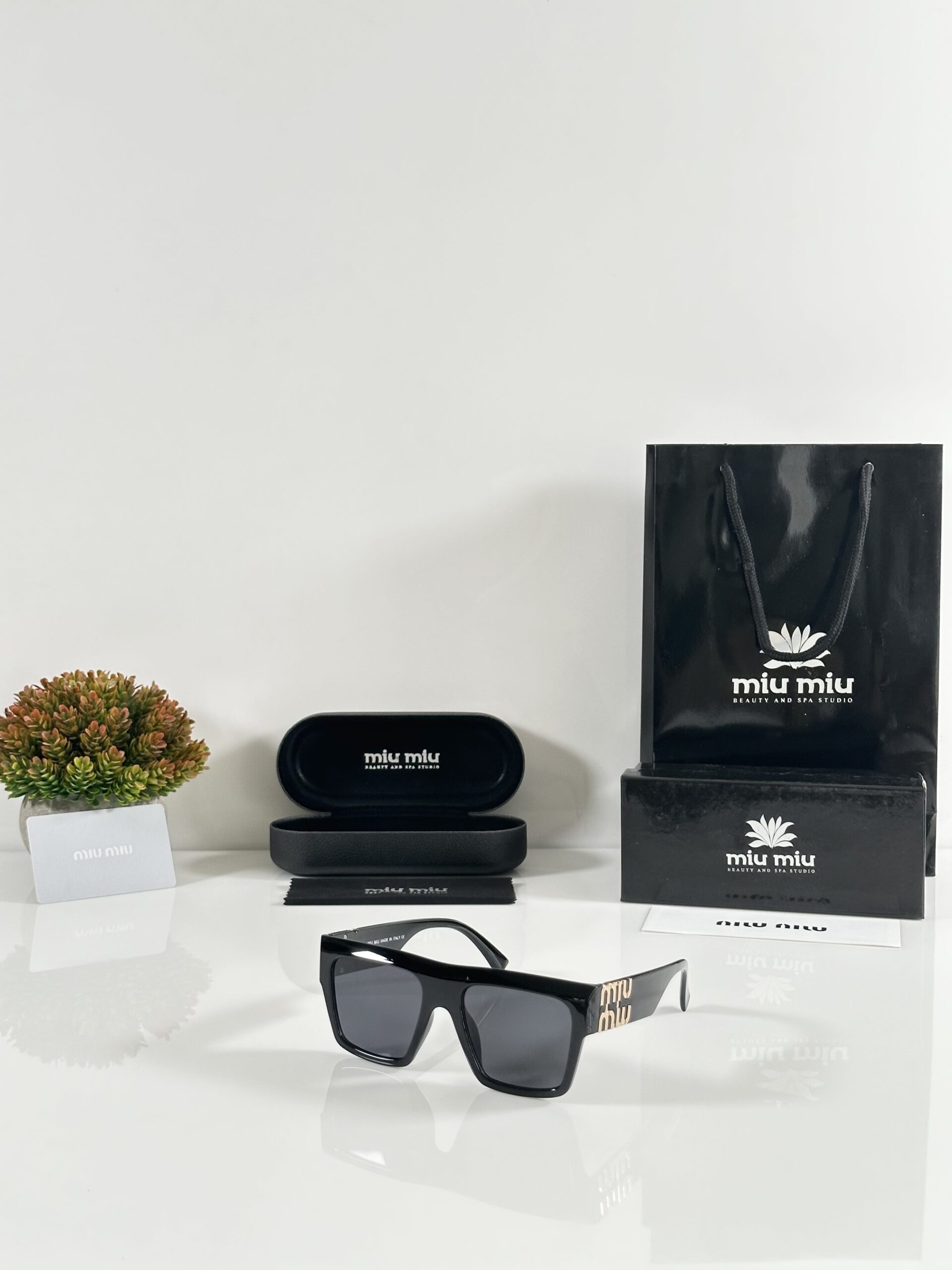 Miu Miu 090 Black