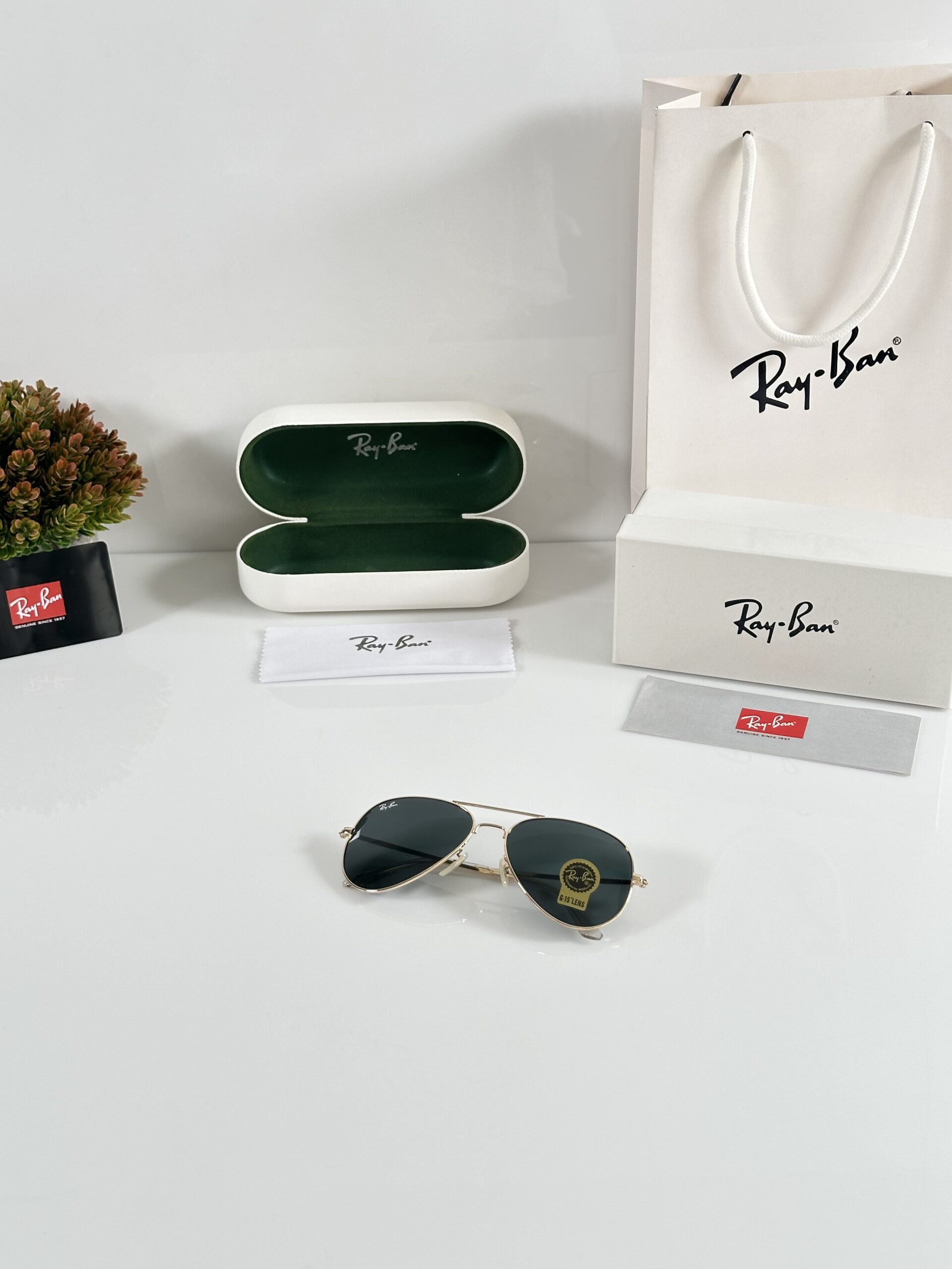 Rayban Aviator 3026 Gold Black (GLASS) - Image 4