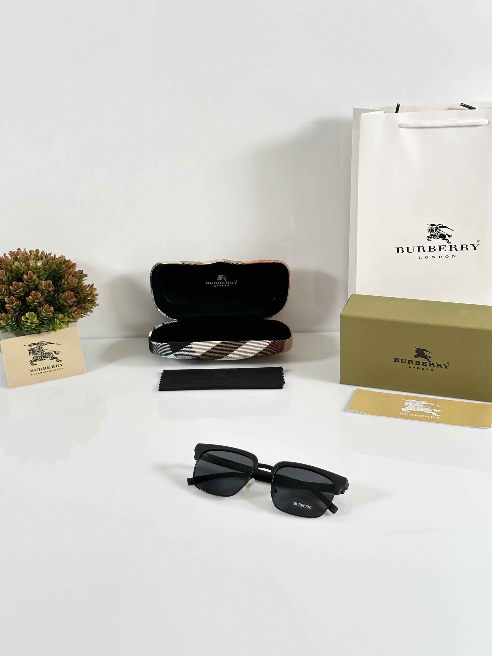 Burberry_2821_Black - Image 4