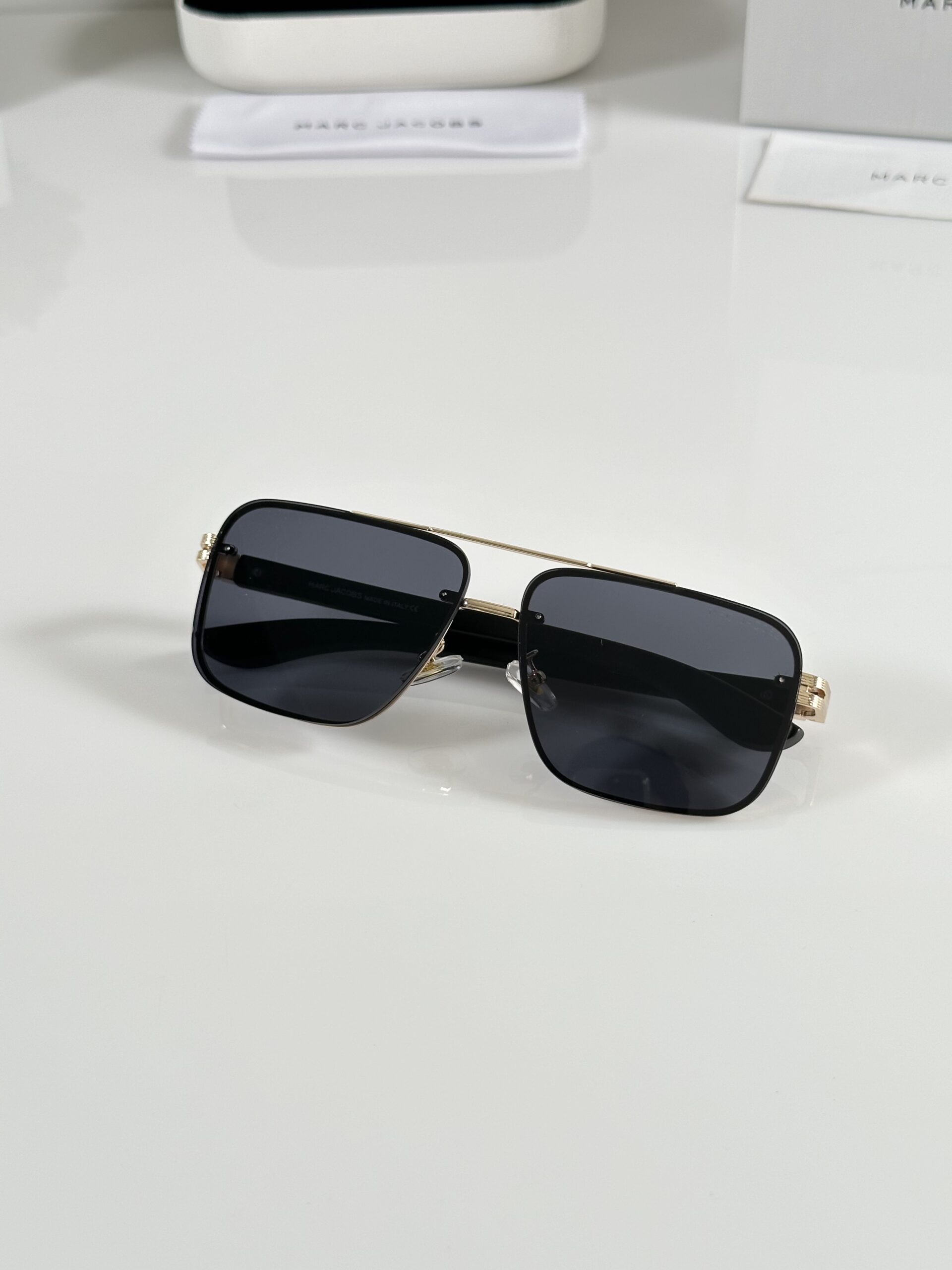 Marc Jacobs 387 Gold Black - Image 3