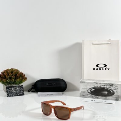 Oakley_9102_Brown