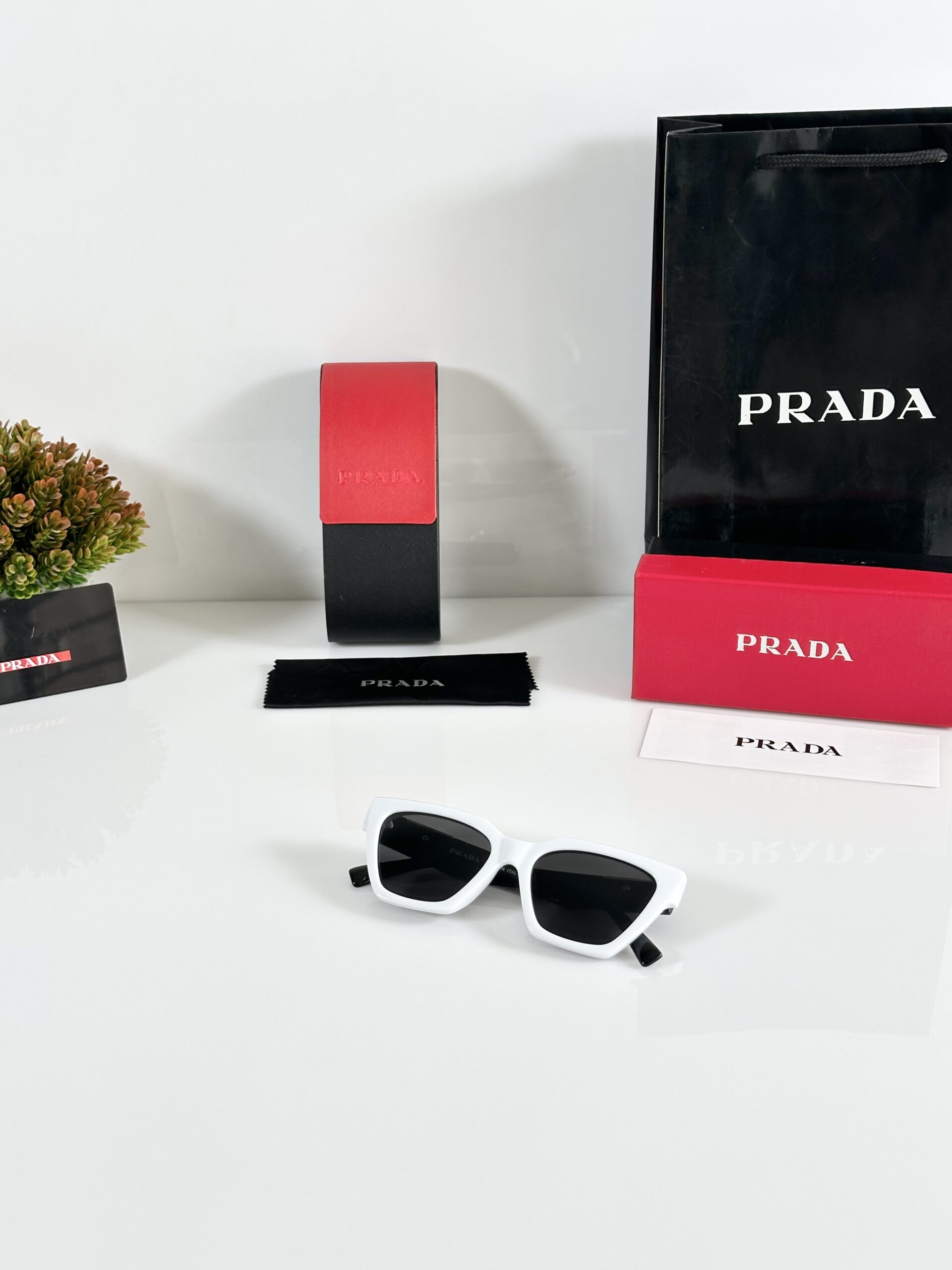 Prada_WMNS_8993_White_Black - Image 4