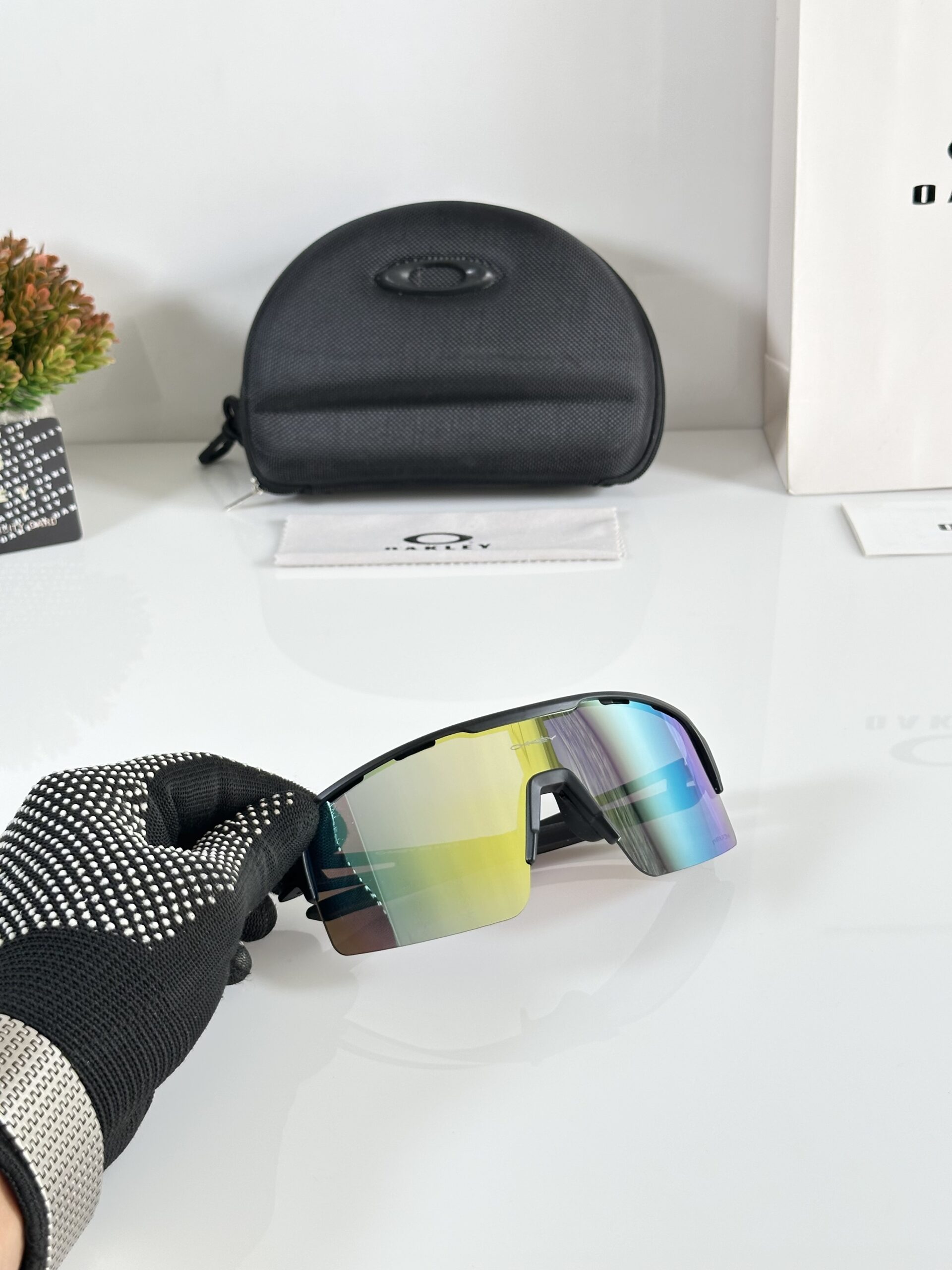 Oakley_8836_Black_Green_Mercury - Image 4