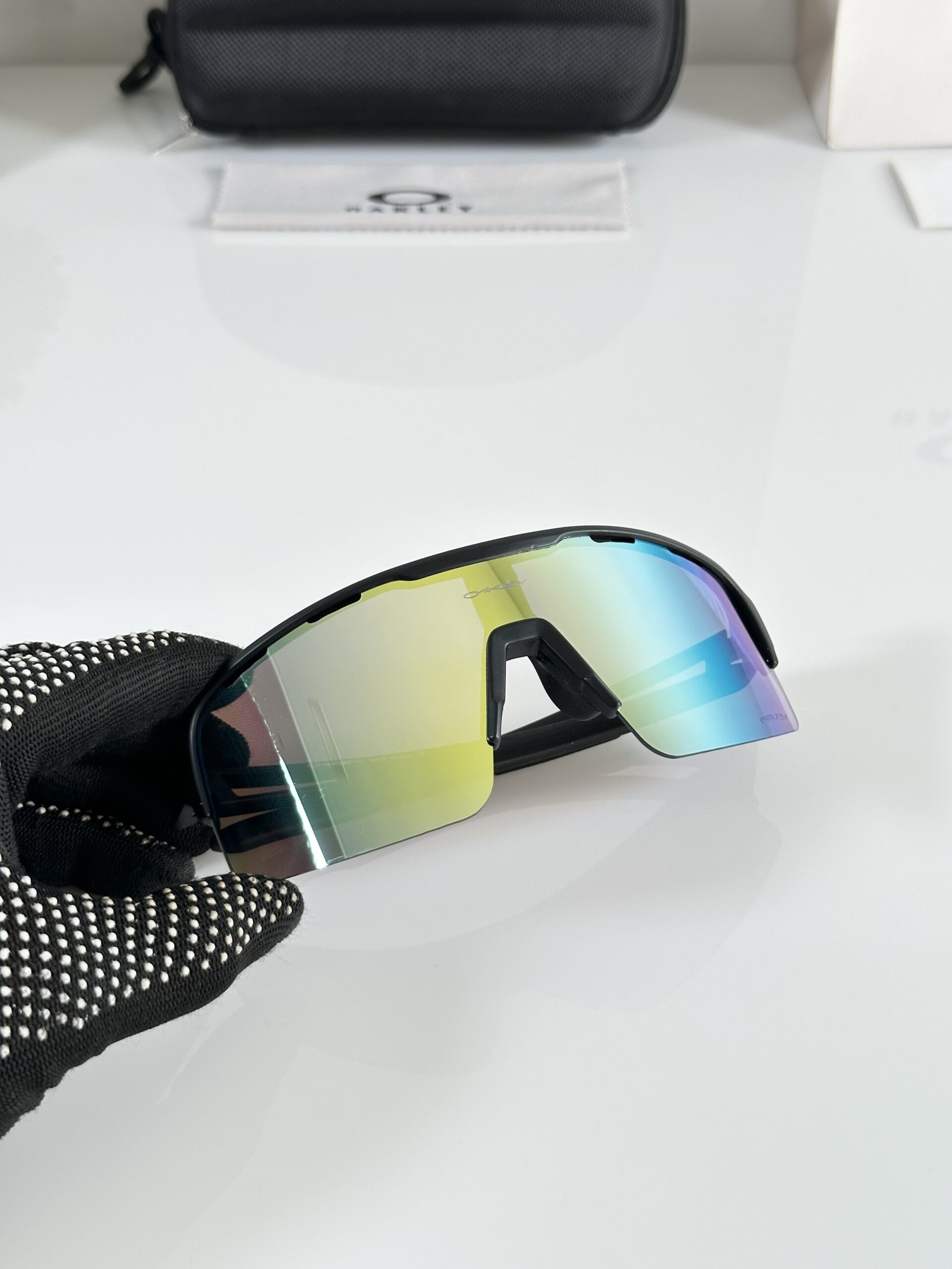 Oakley_8836_Black_Green_Mercury - Image 3