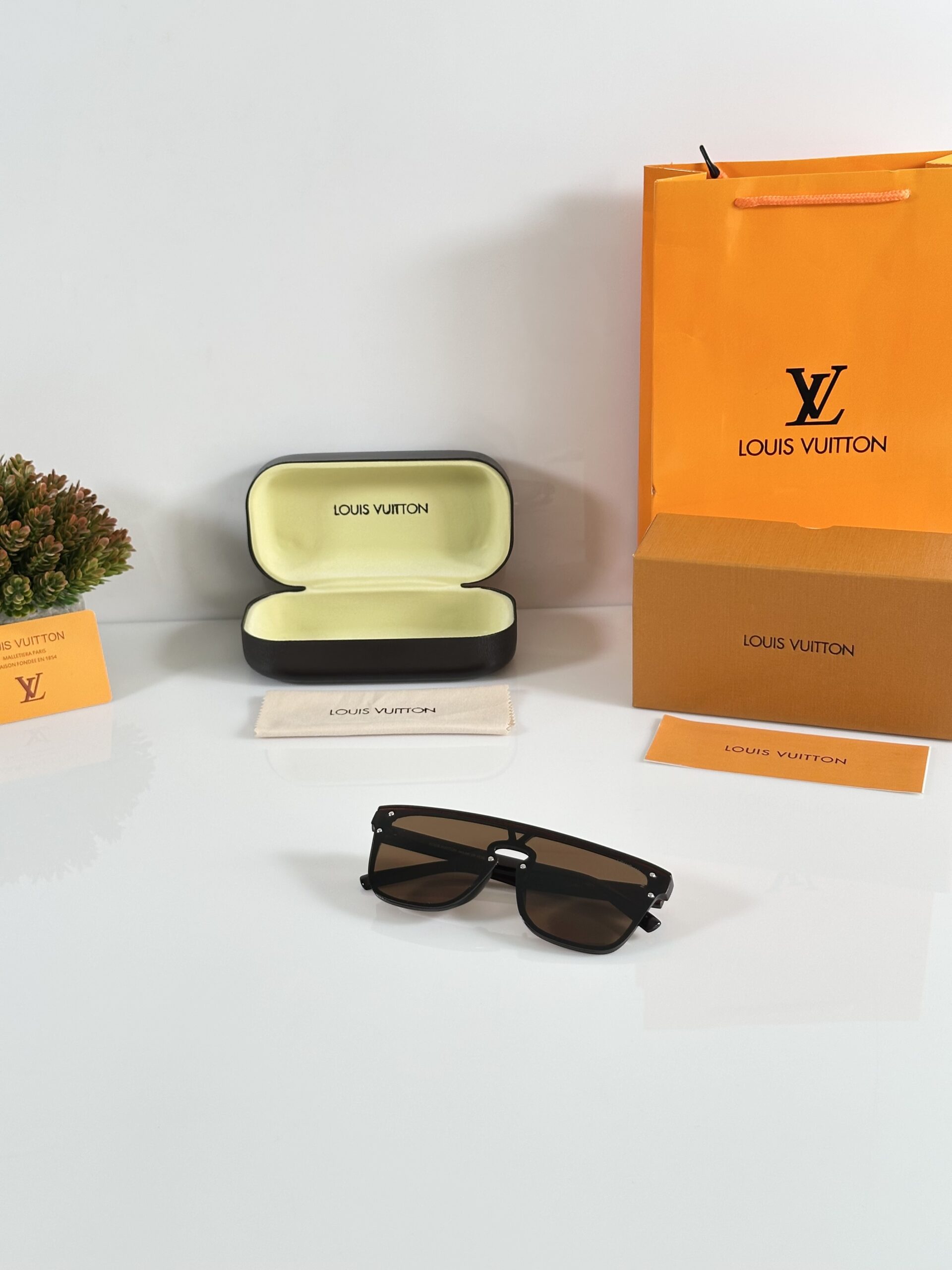 Louis_Vuitton_1822_Brown - Image 4