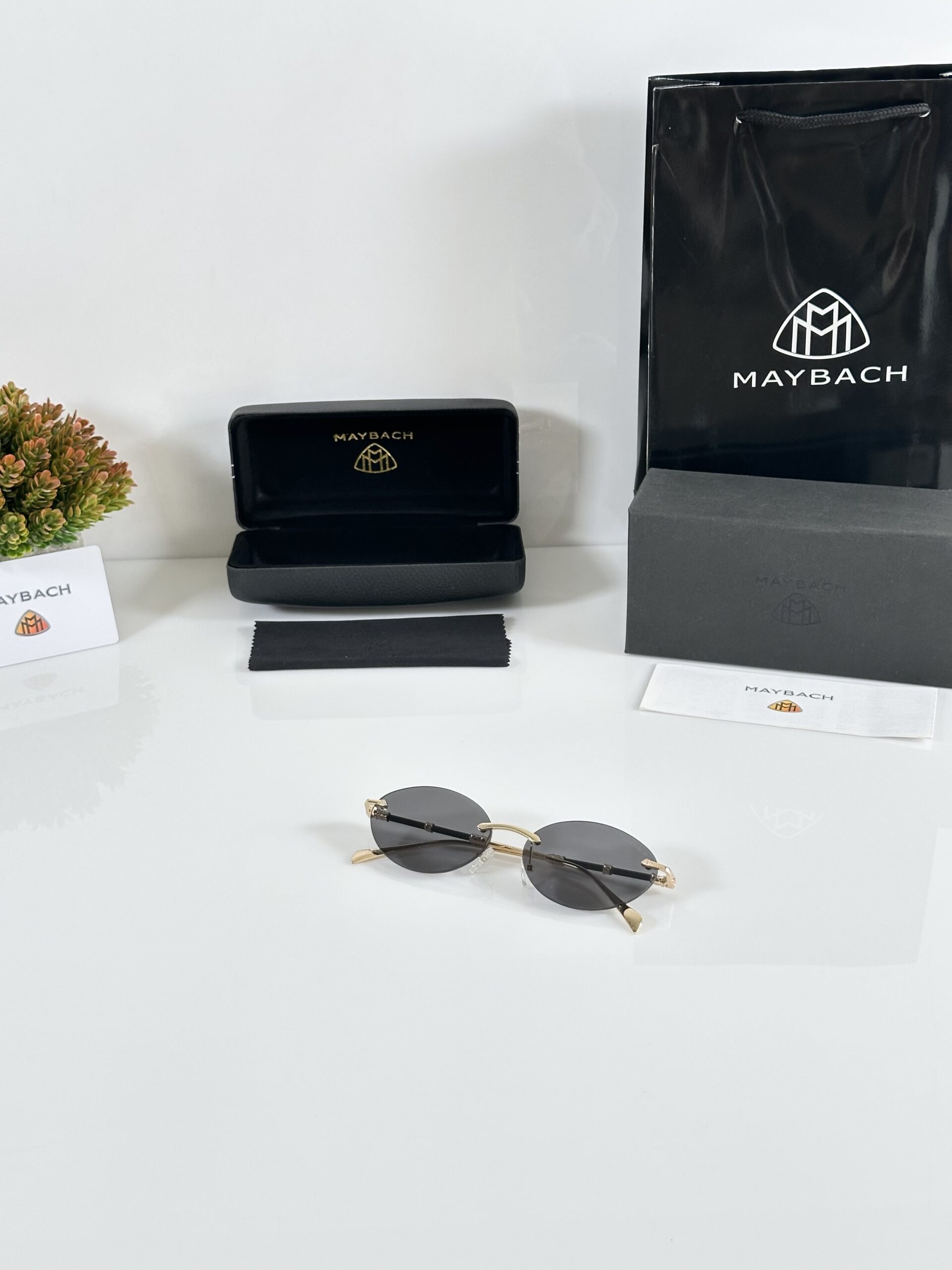 Maybach 1014 Gold Black - Image 4