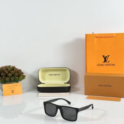 Louis_Vuitton_4577_Mate_Black