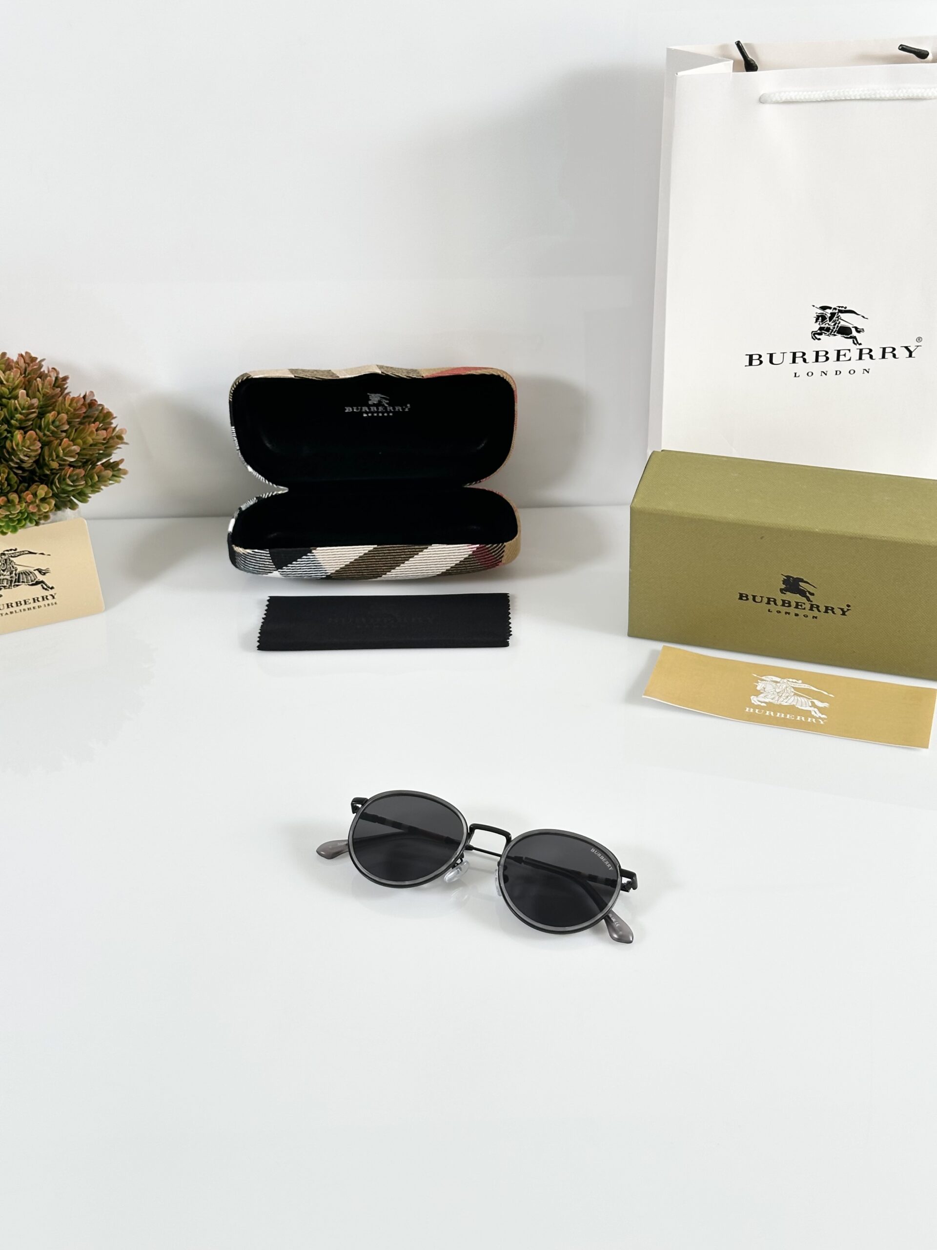 Burberry_3324_Grey - Image 4