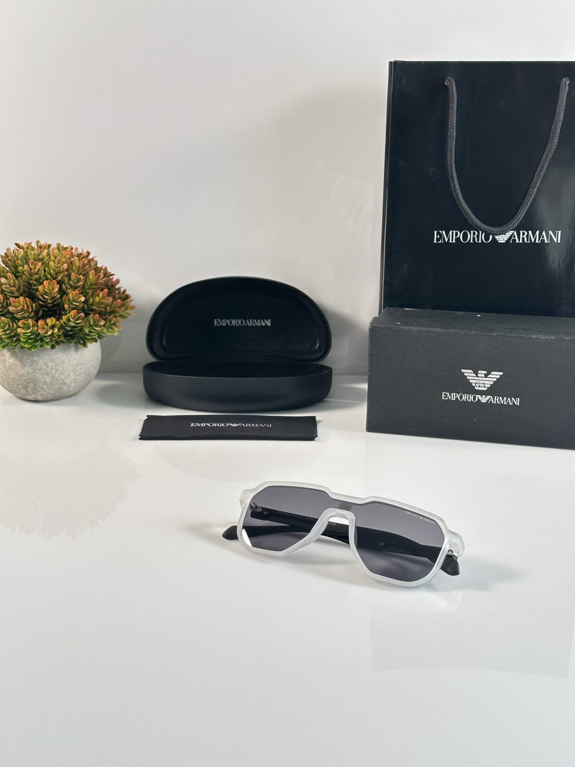 Emporio_Armani_219_Ice_Black - Image 4