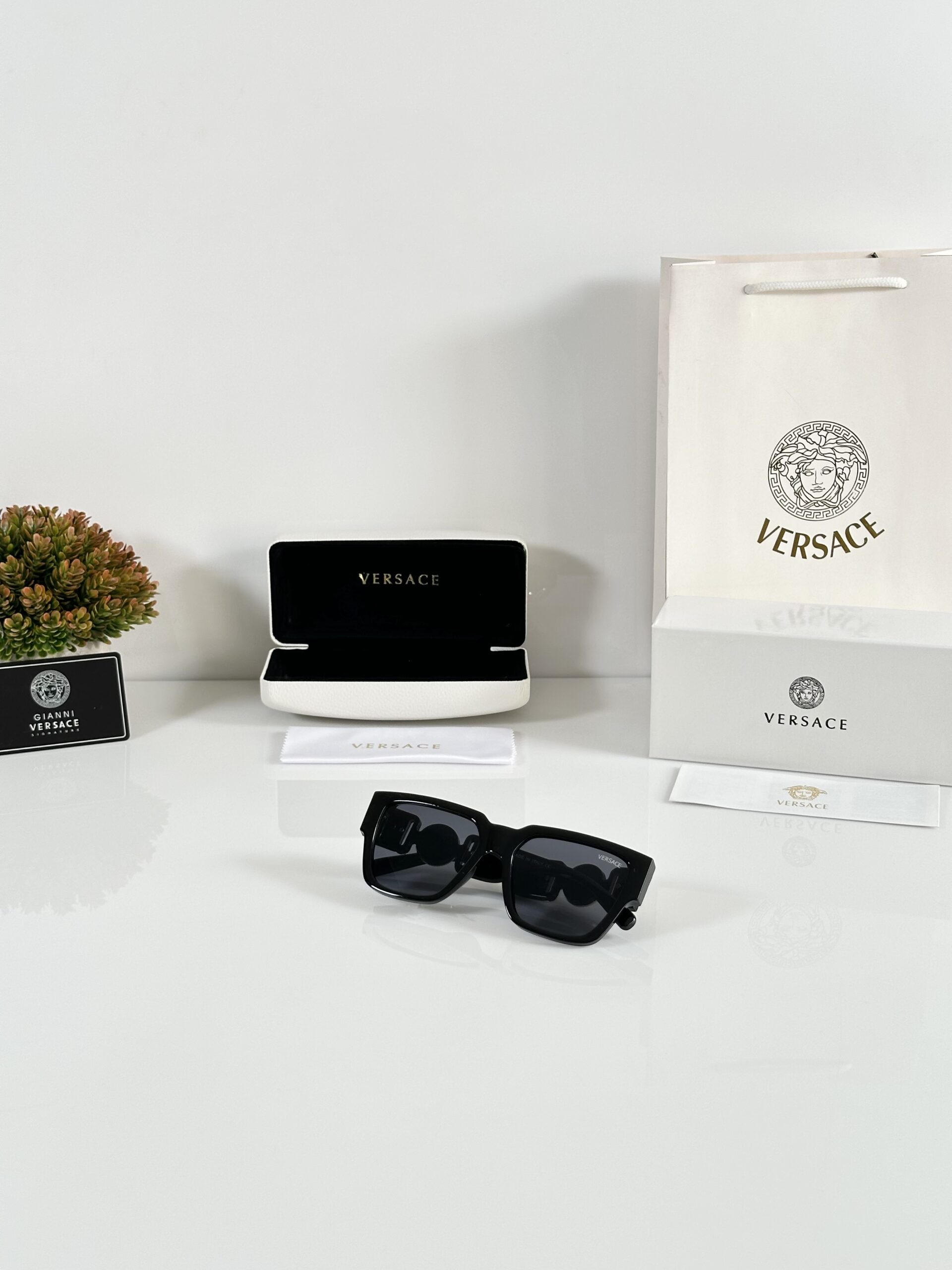 Versace 4483 Gold Black - Image 4