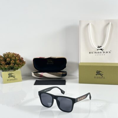 Burberry_4458_Black_Multi
