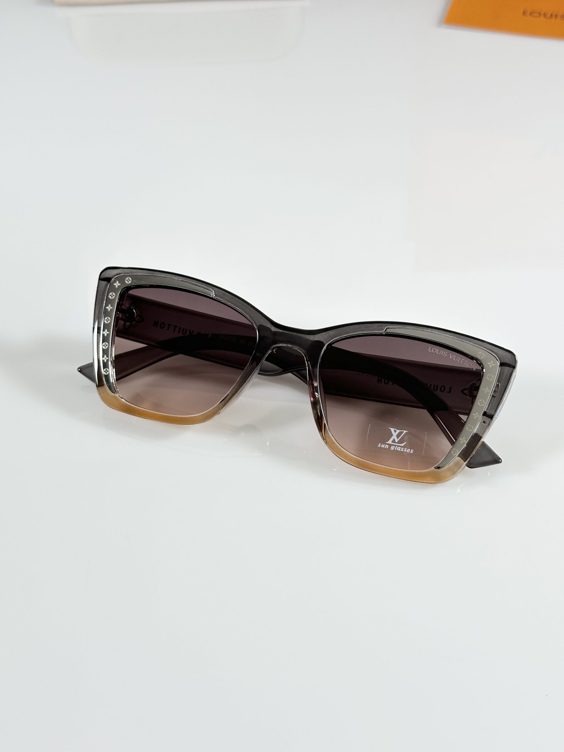 Louis_Vuitton_WMNS_0331_Grey_Orange - Image 3