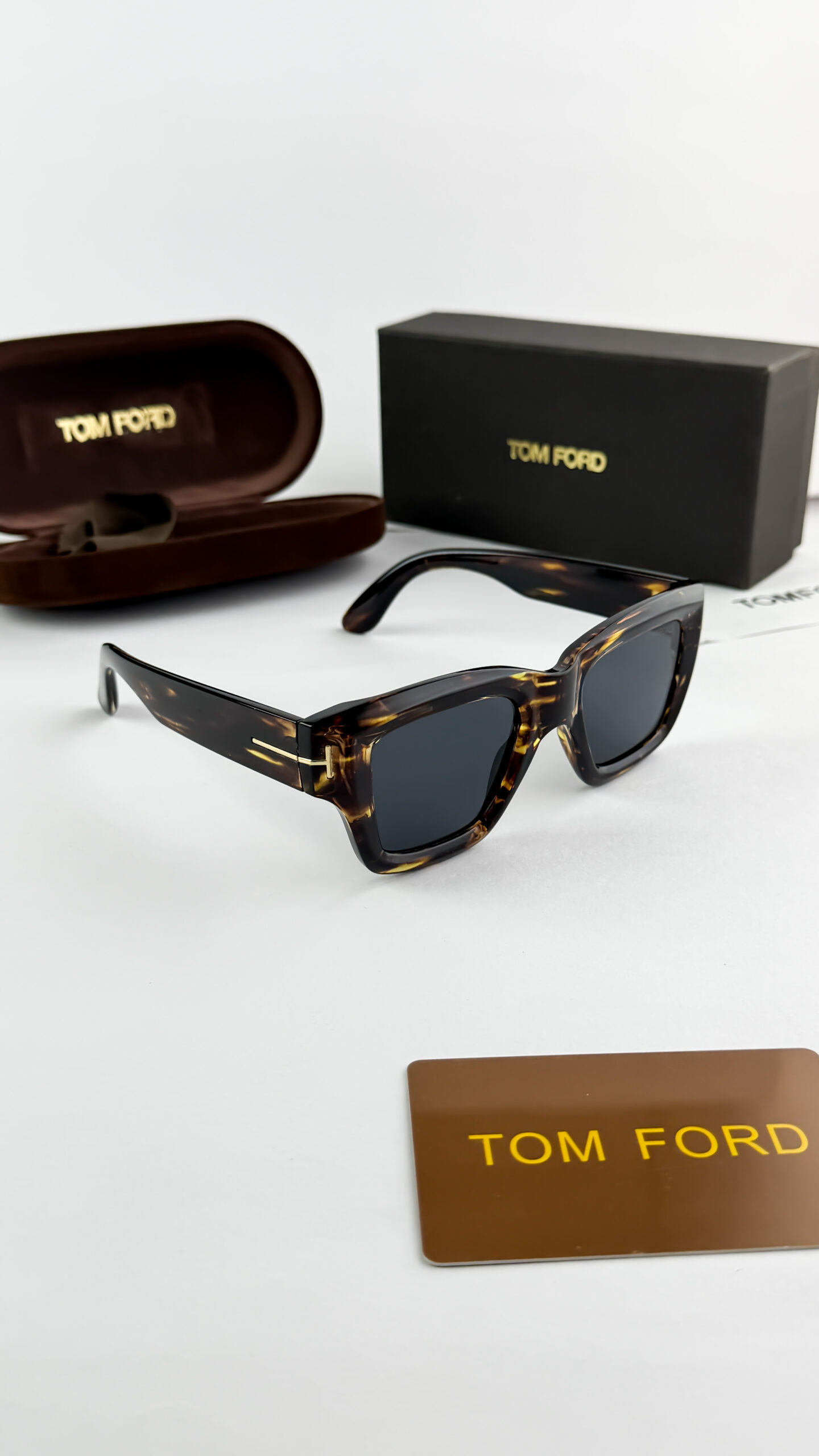 Tomford_tiger_black_184 - Image 4