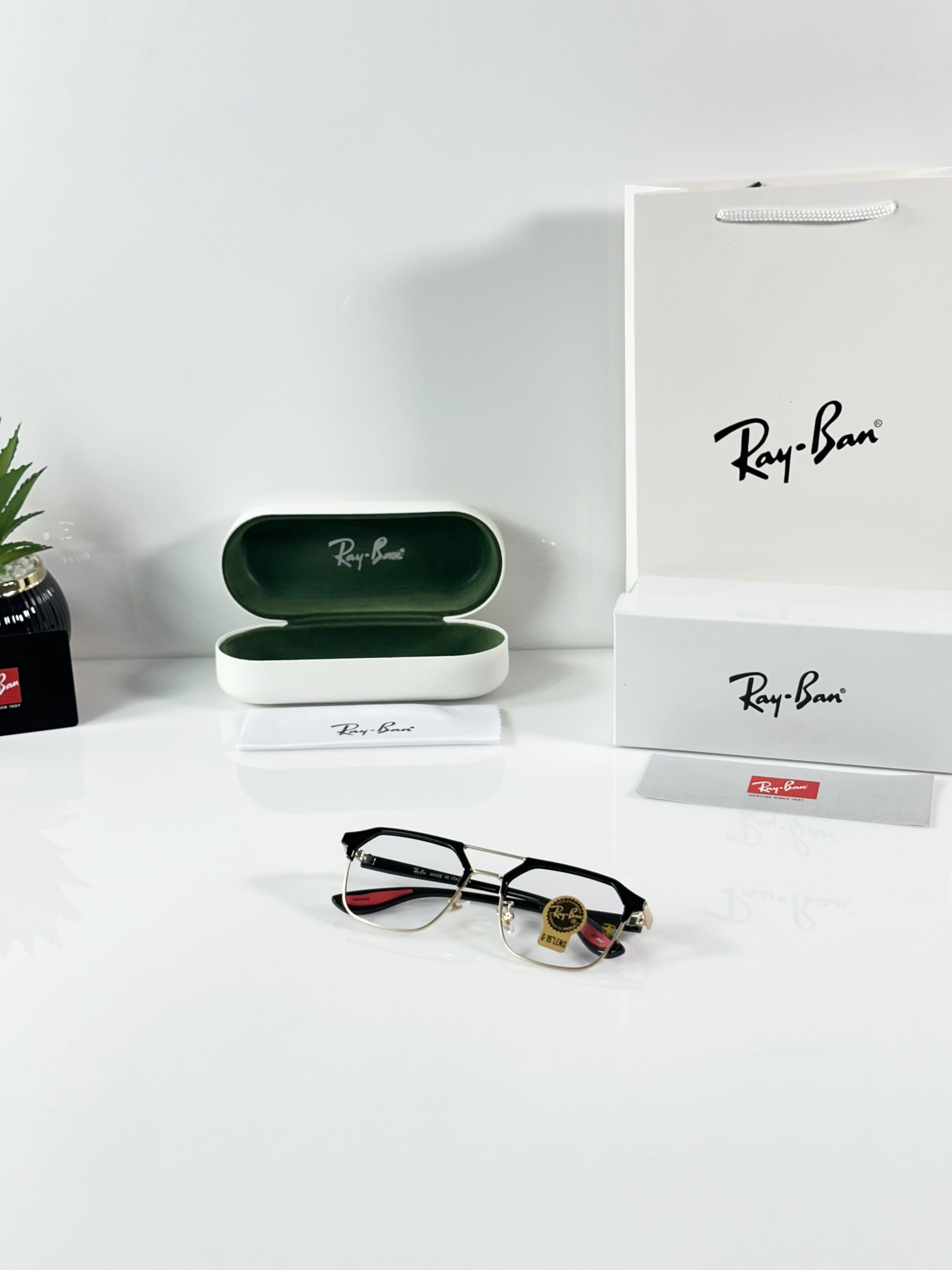 Rayban 04 Gold Frame - Image 4