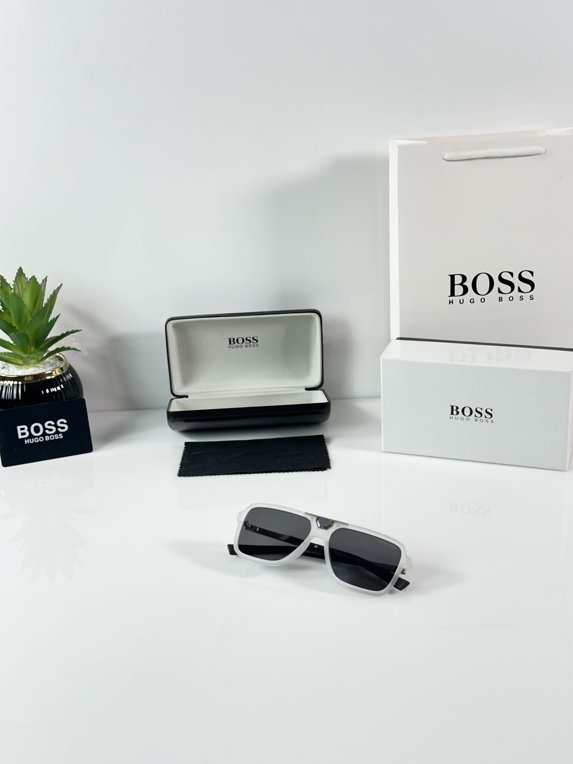 Hugo_Boss_038_Ice_Black - Image 4