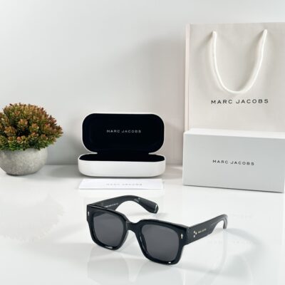 Marc Jacobs 1126 Black
