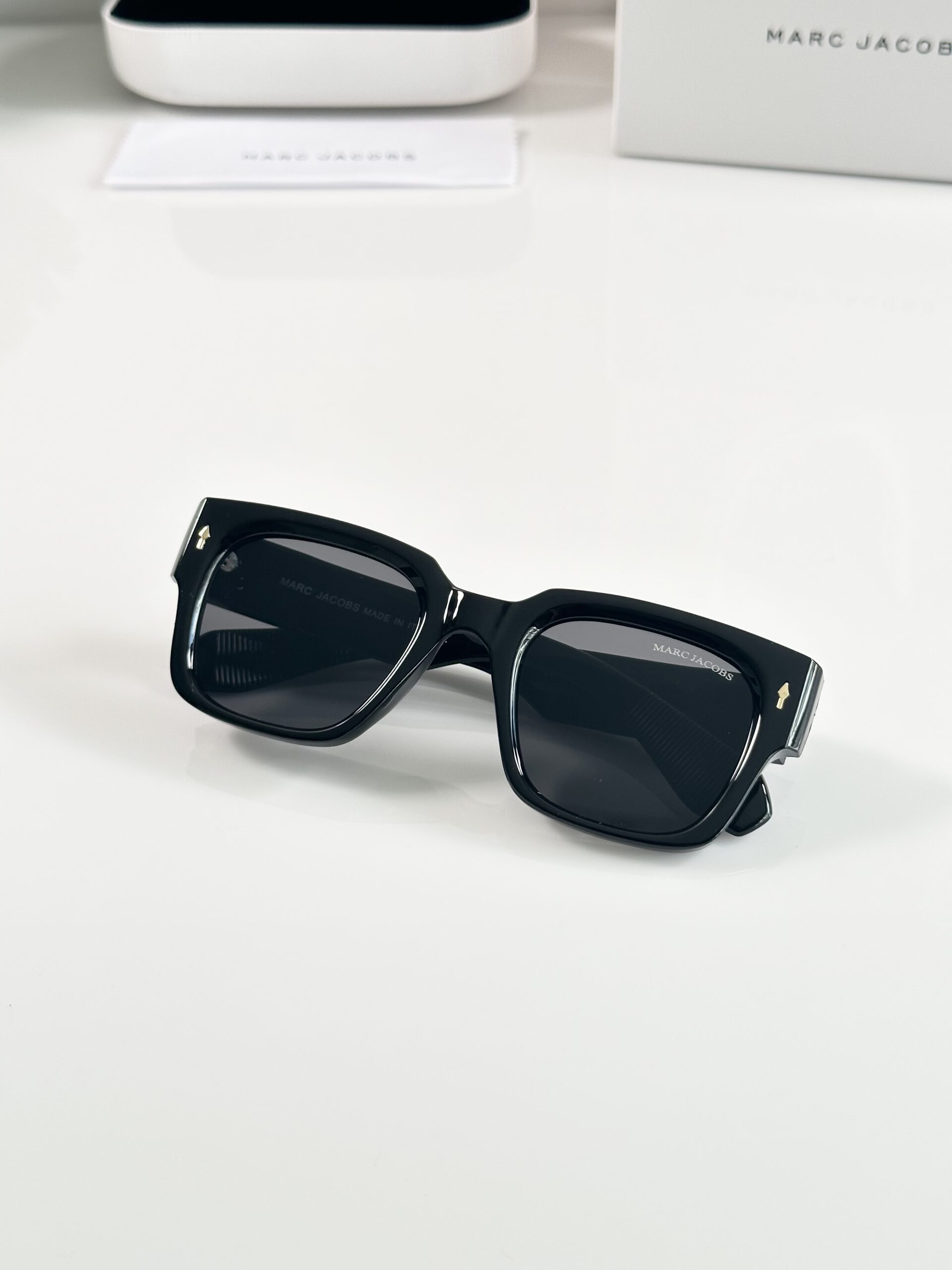 Marc Jacobs 1126 Black - Image 3