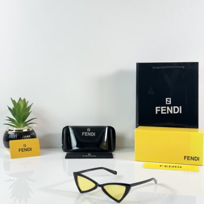 Fendi_WMNS_208_Black_Yellow