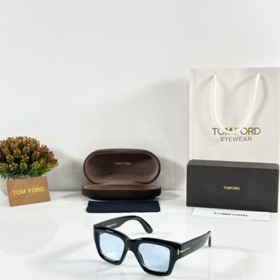 Tomford 184 Black Blue