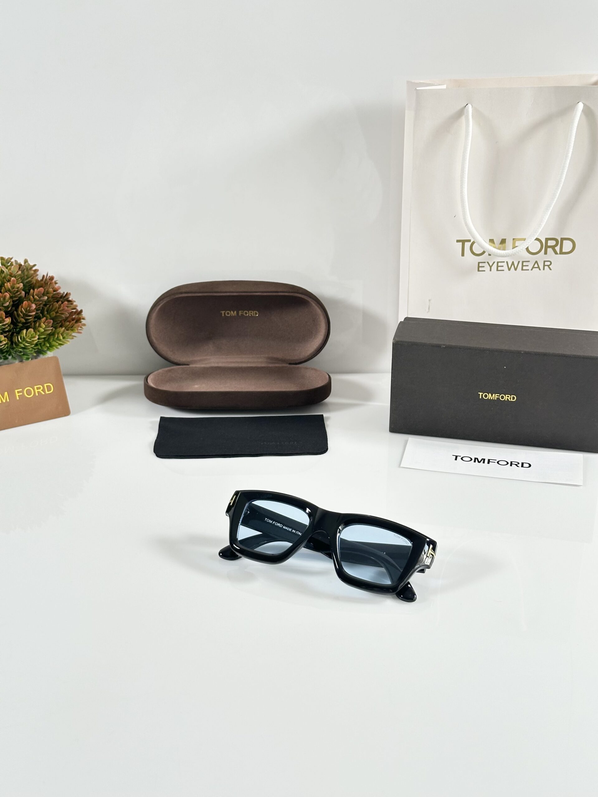 Tomford 184 Black Blue - Image 4