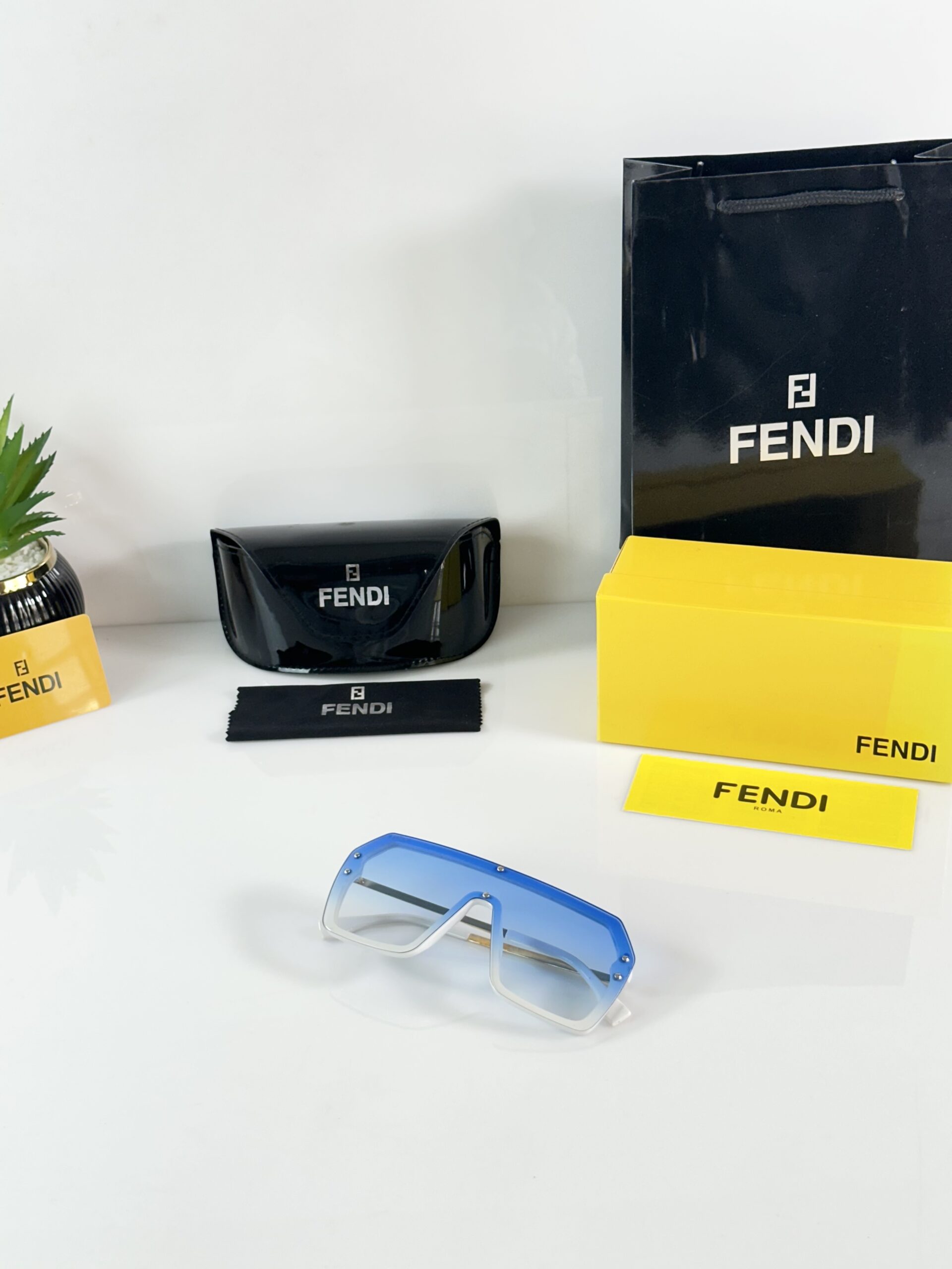 Fendi_1135_Gold_White_Blue - Image 4