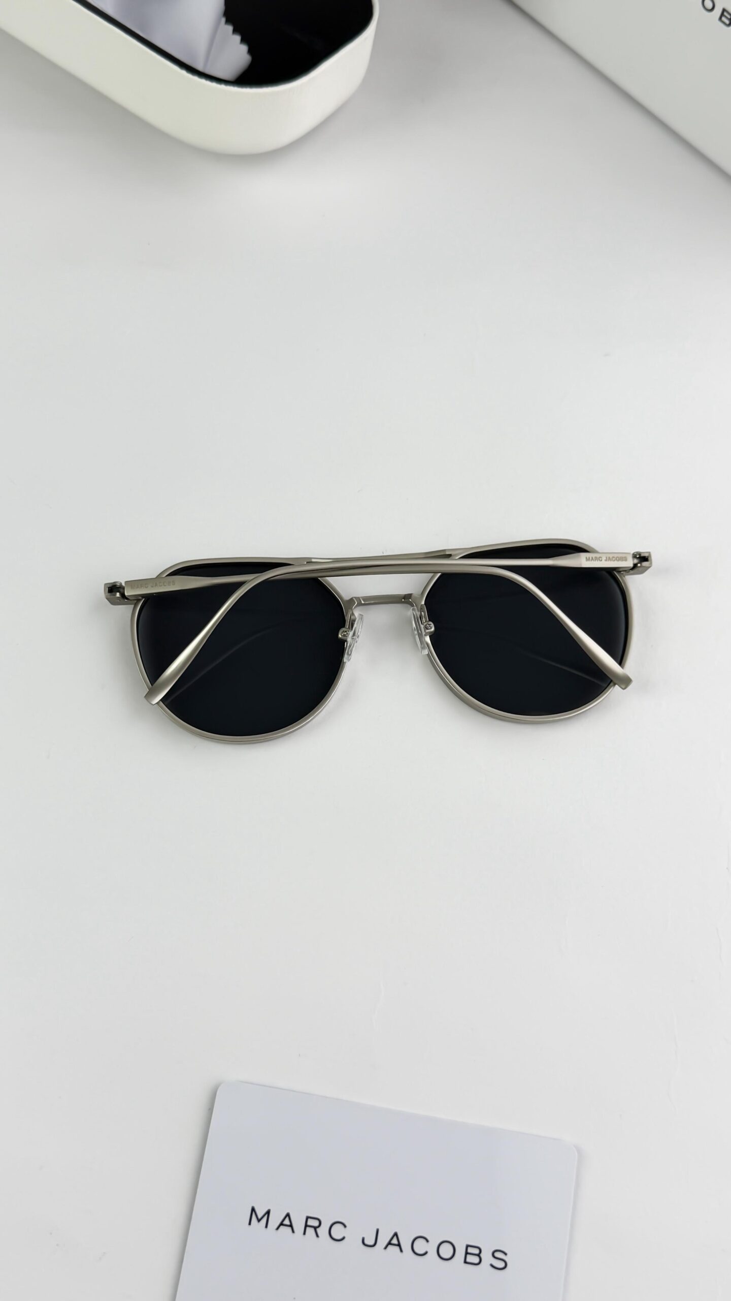Marc Jacobs silver Black 5051 - Image 4
