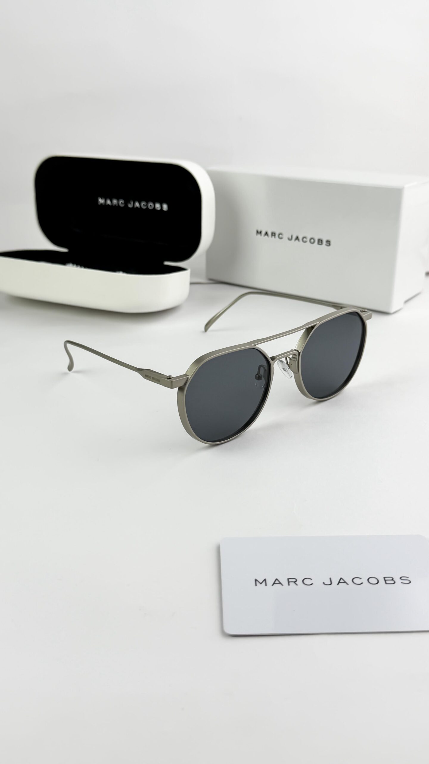 Marc Jacobs silver Black 5051 - Image 3