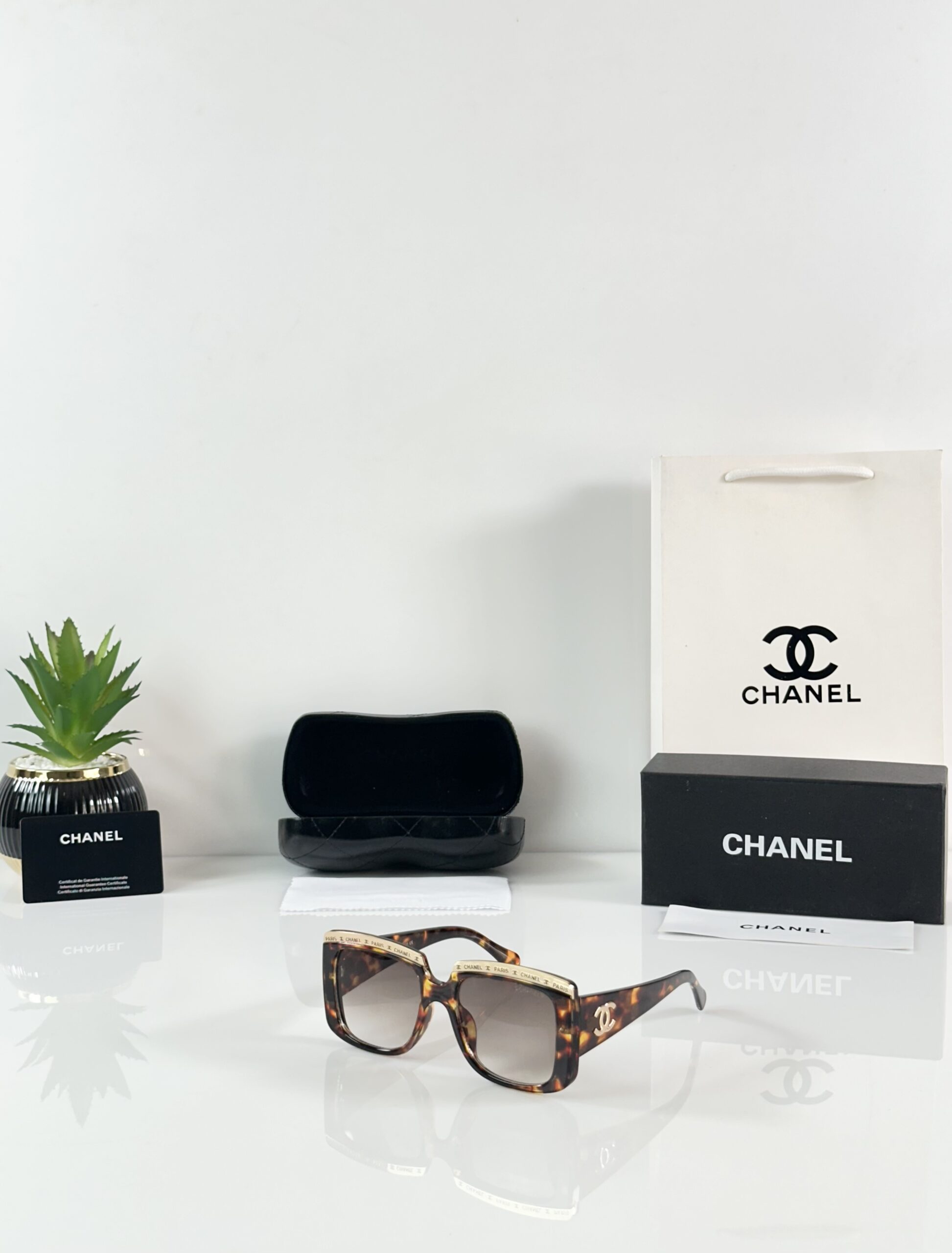 Chanel_WMNS_8317_Tiger_Brown