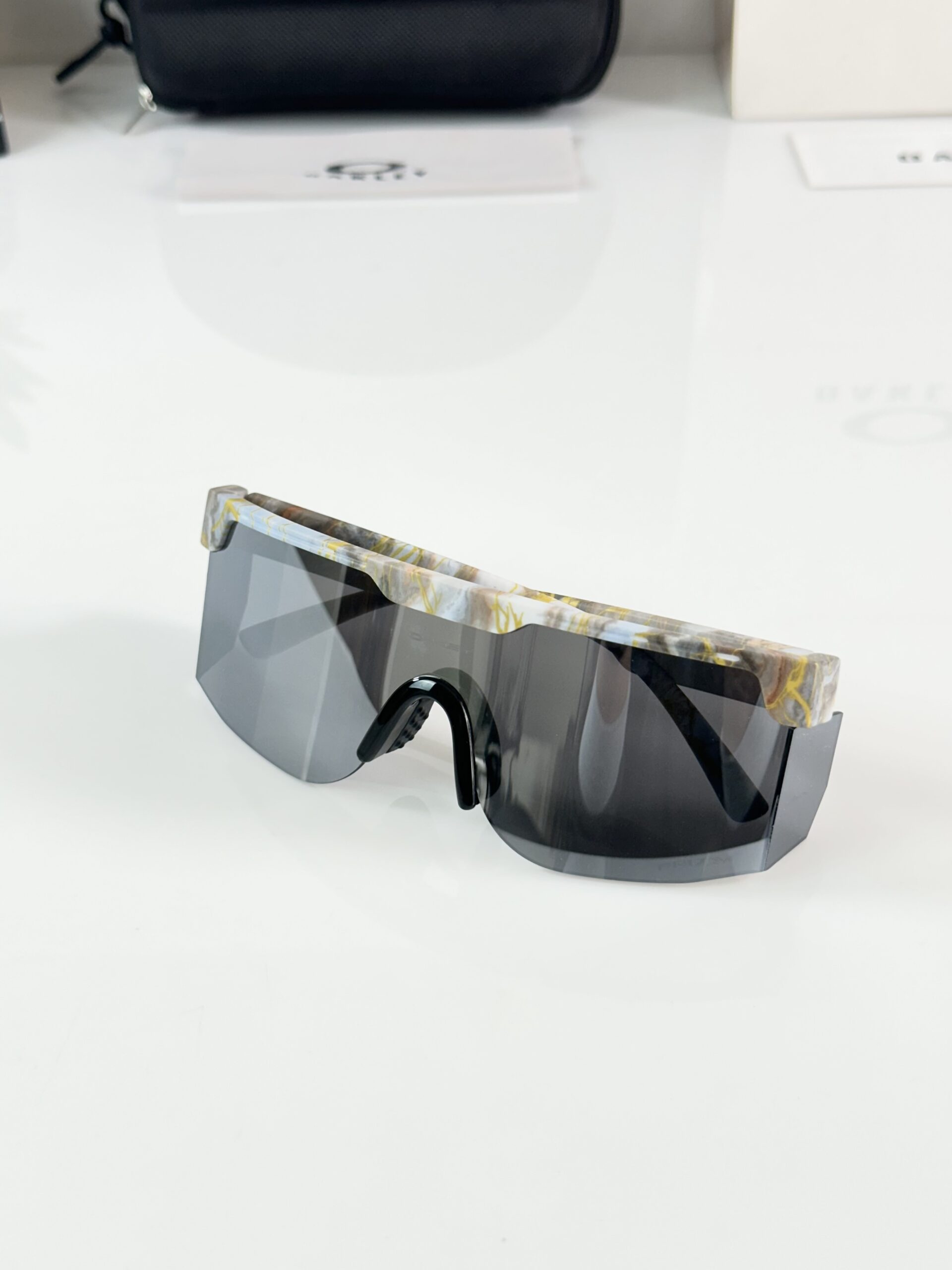 Oakley_9957_Marble_Silver_Mercury - Image 3