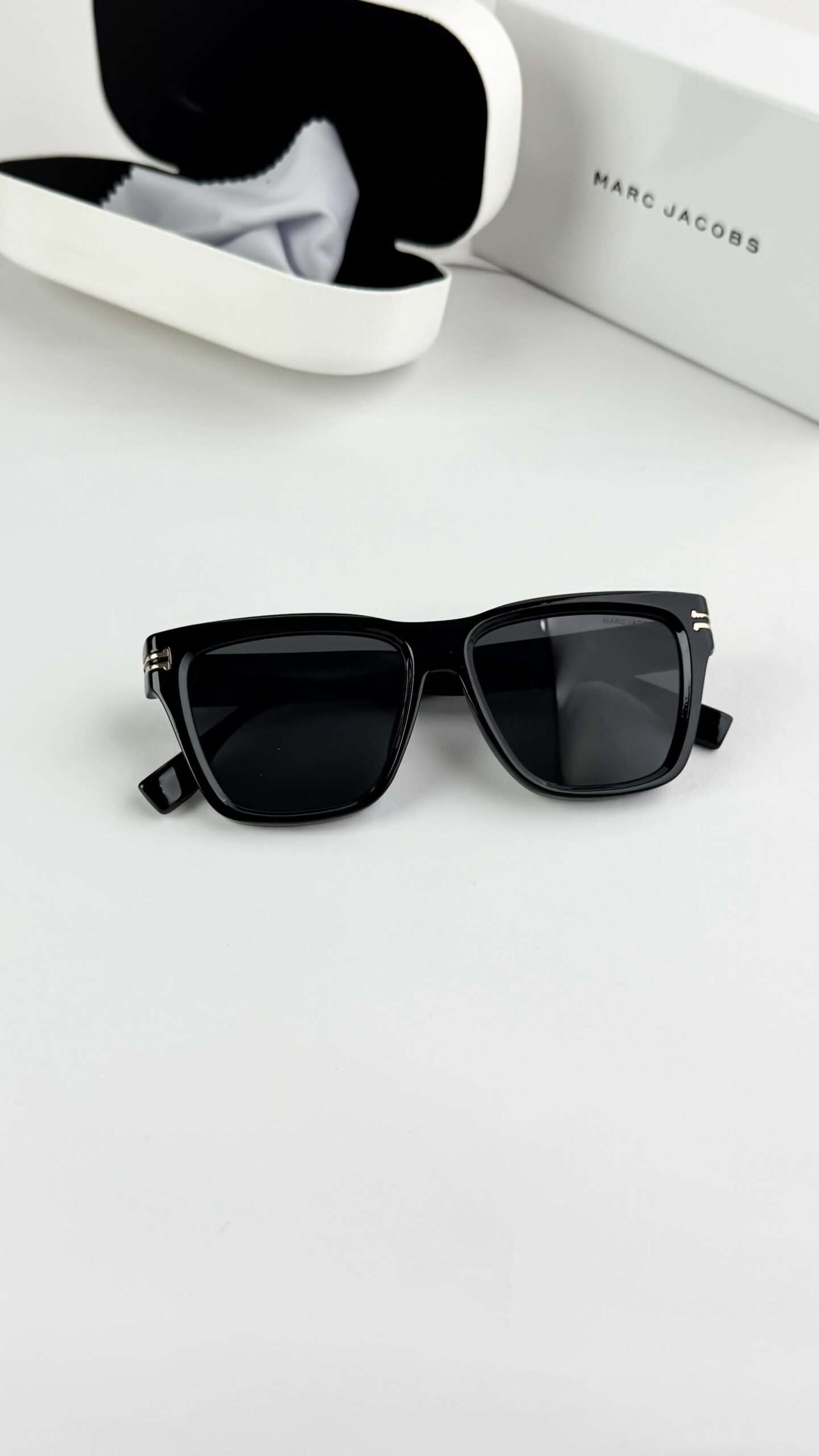 Marc Jacobs 1002 - Image 4